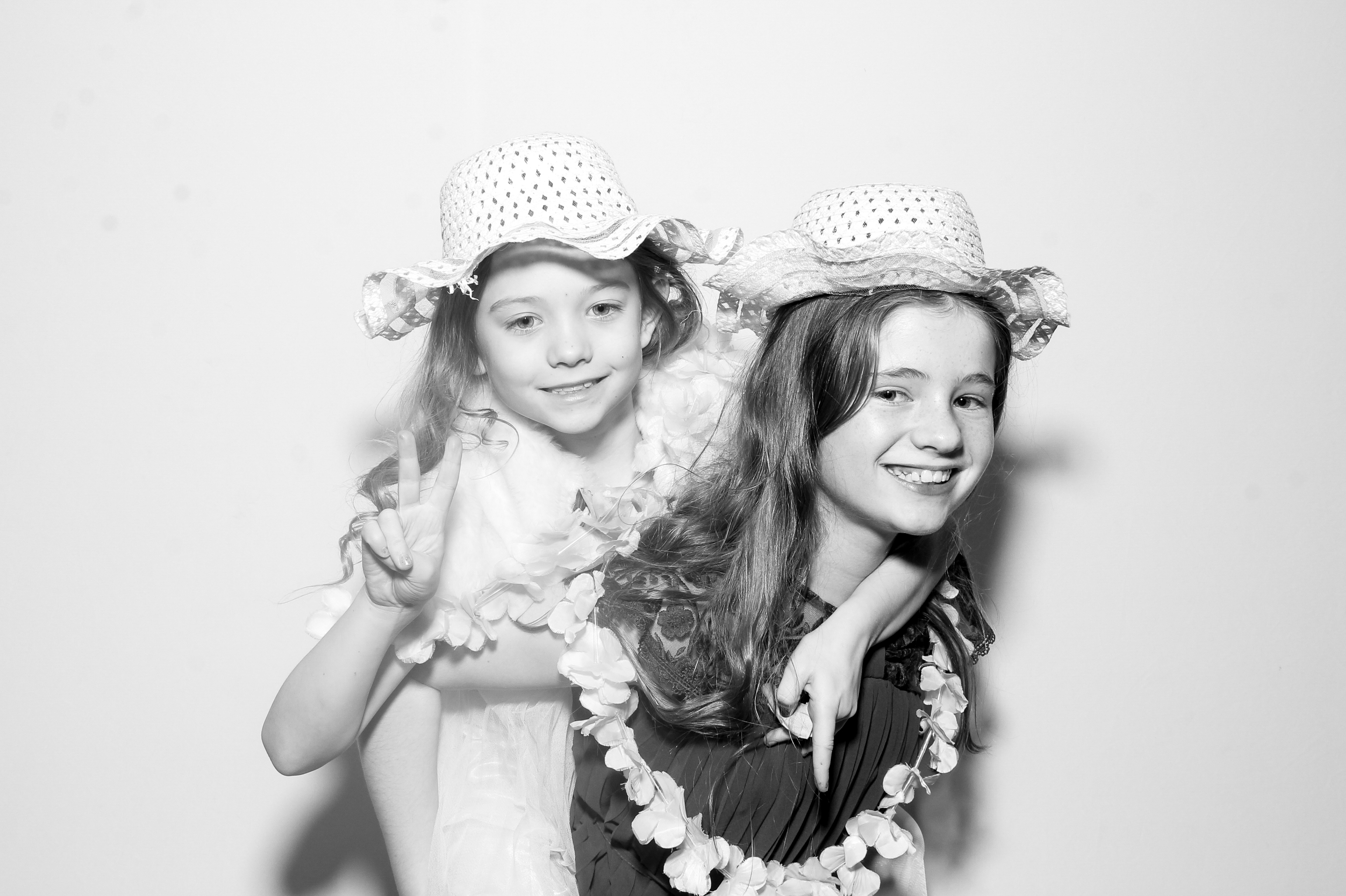 Sonia & Brett | View more photos from the event at gallery.snapmagic.ie/u/SnapMagic/Sonia-Brett