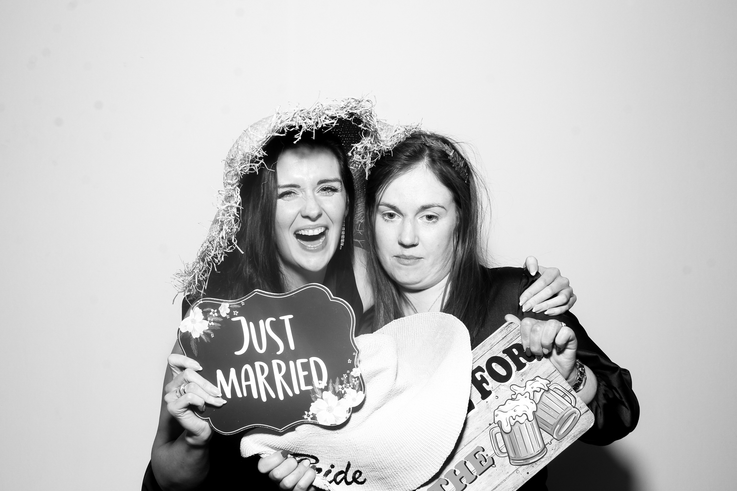 Sonia & Brett | View more photos from the event at gallery.snapmagic.ie/u/SnapMagic/Sonia-Brett