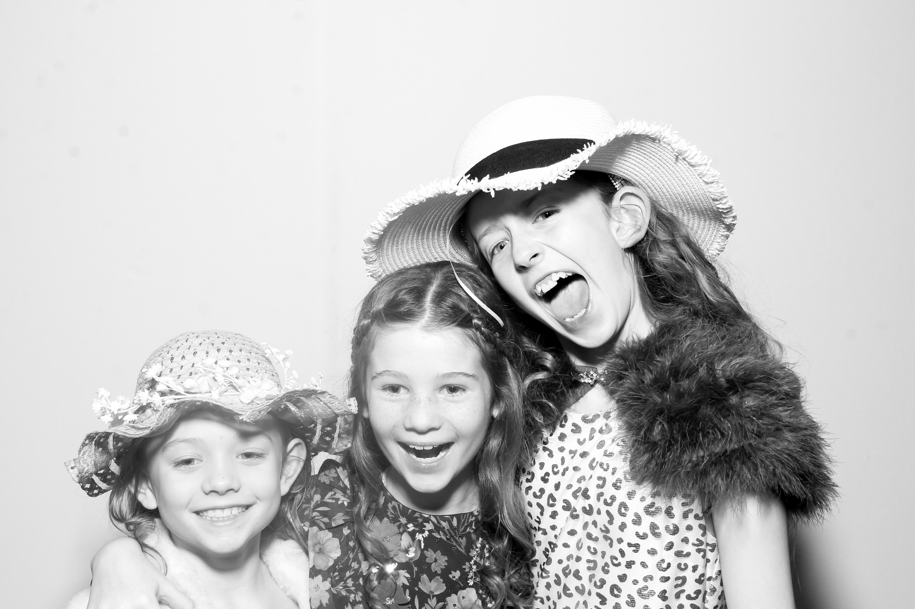 Sonia & Brett | View more photos from the event at gallery.snapmagic.ie/u/SnapMagic/Sonia-Brett