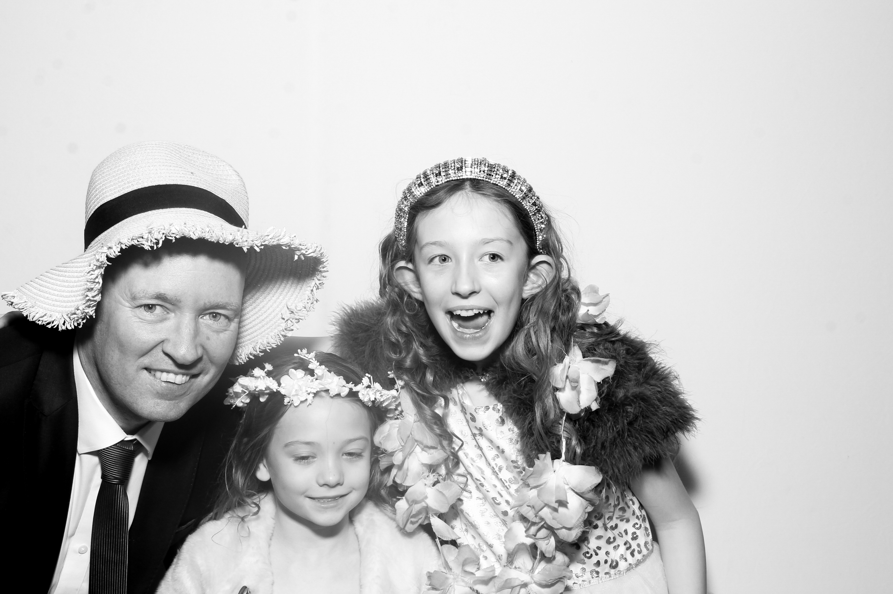 Sonia & Brett | View more photos from the event at gallery.snapmagic.ie/u/SnapMagic/Sonia-Brett