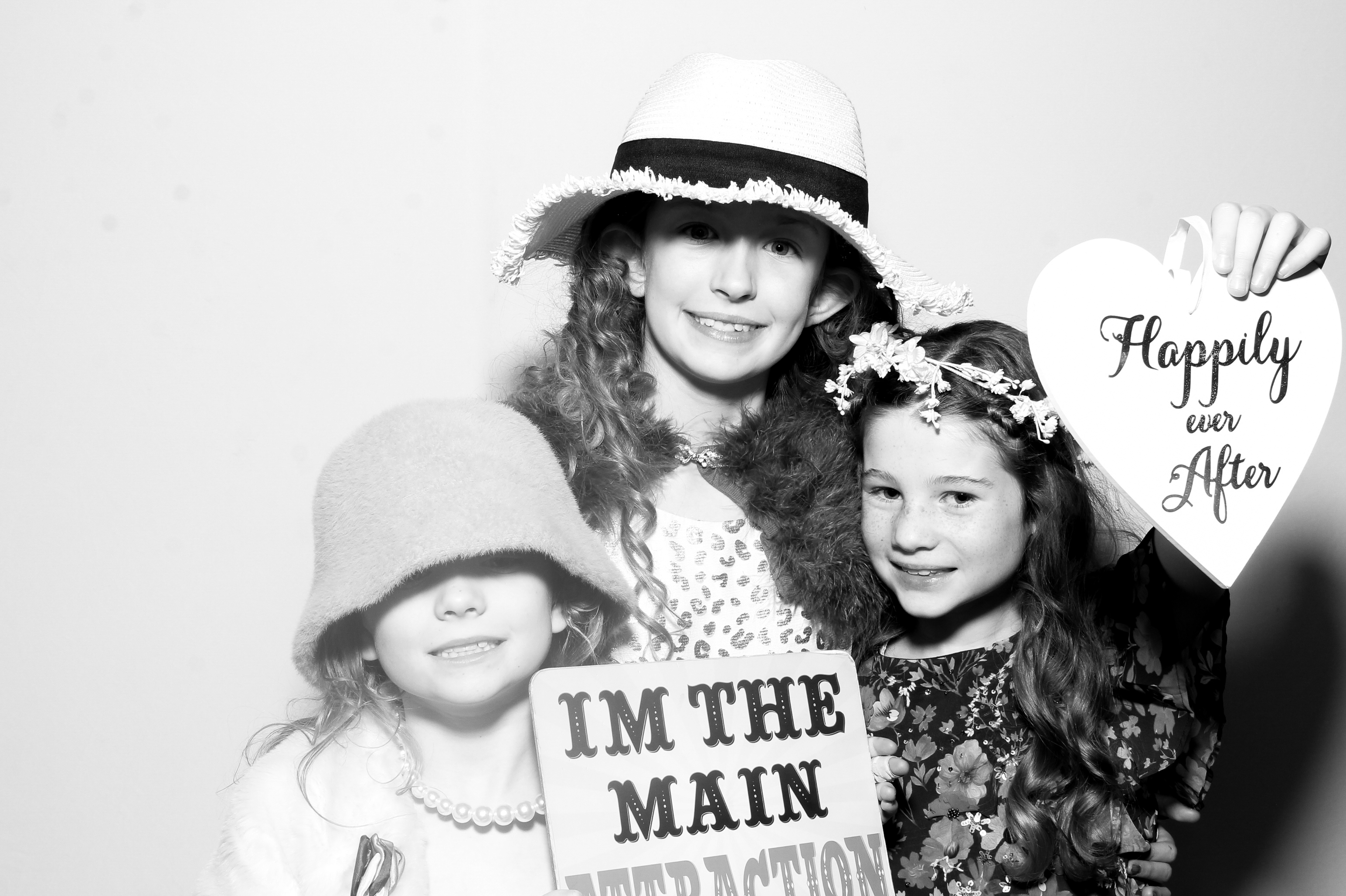 Sonia & Brett | View more photos from the event at gallery.snapmagic.ie/u/SnapMagic/Sonia-Brett