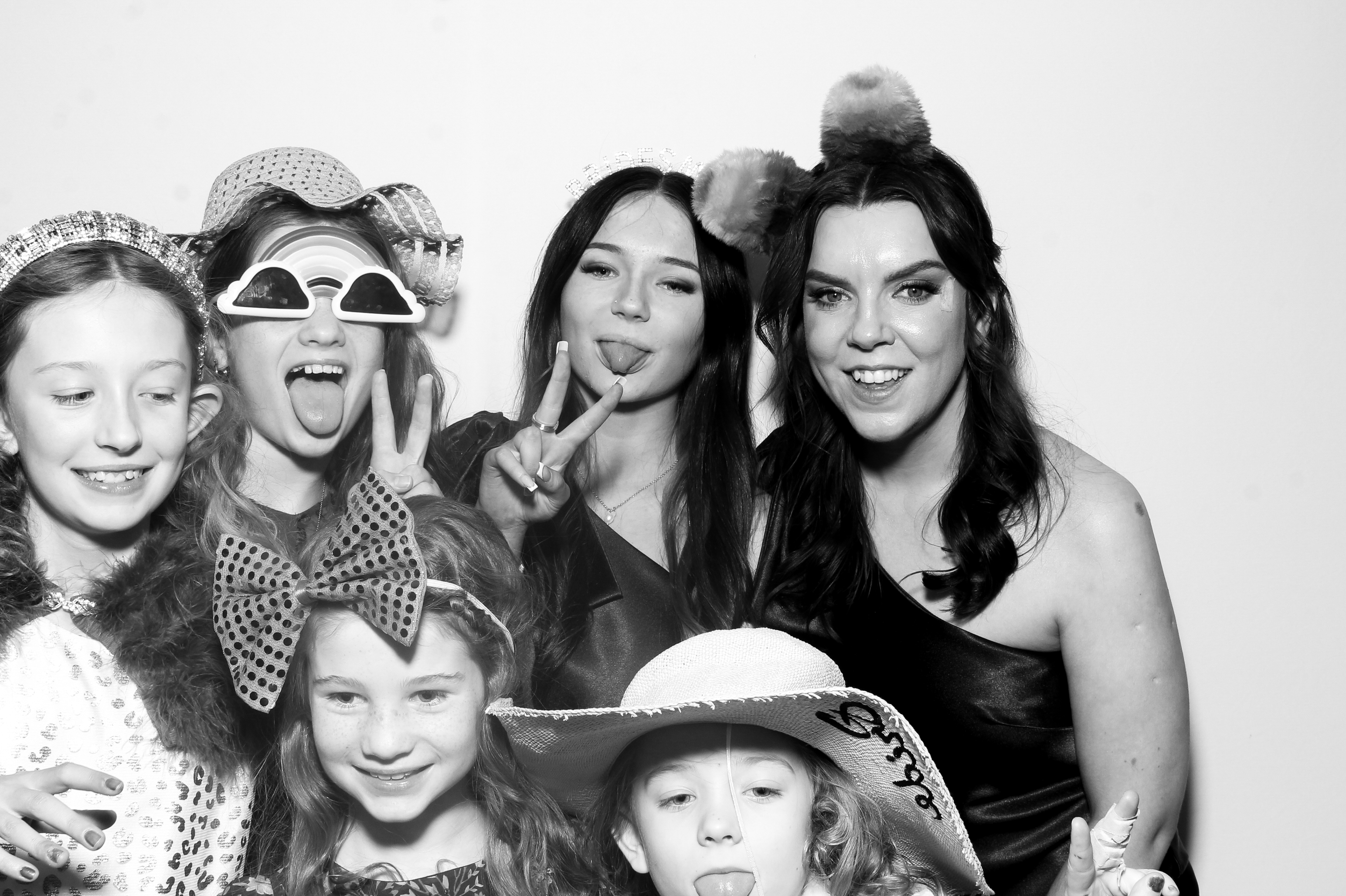 Sonia & Brett | View more photos from the event at gallery.snapmagic.ie/u/SnapMagic/Sonia-Brett