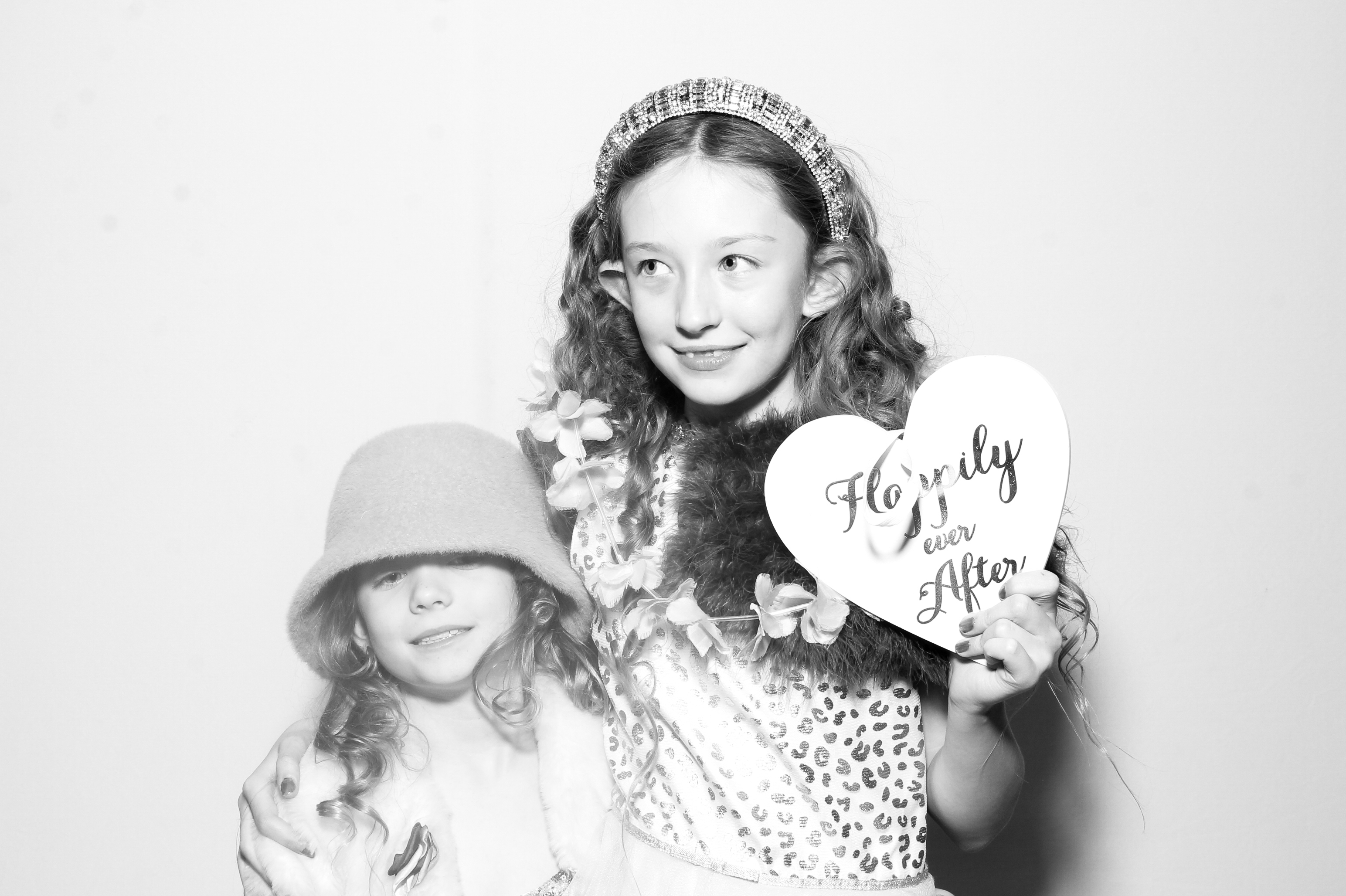 Sonia & Brett | View more photos from the event at gallery.snapmagic.ie/u/SnapMagic/Sonia-Brett