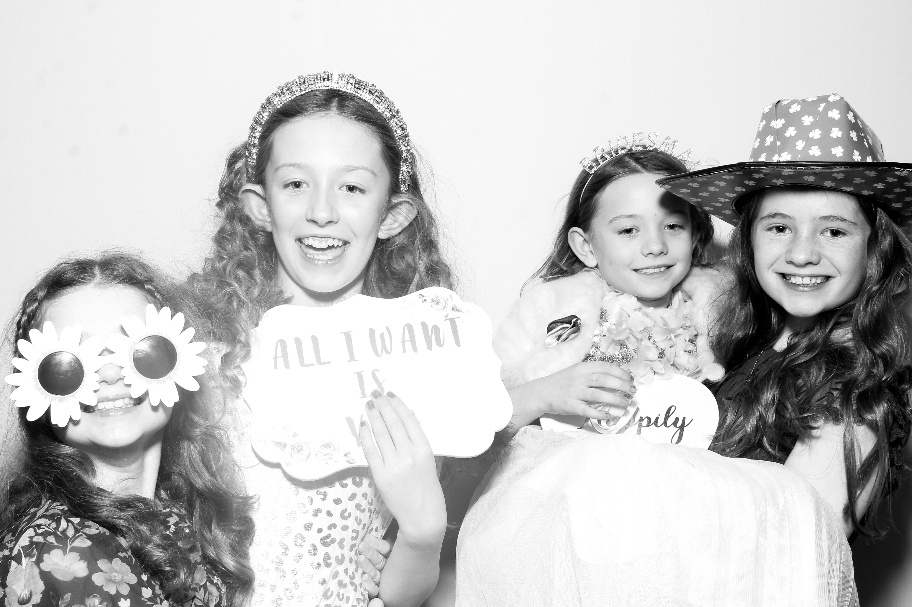 Sonia & Brett | View more photos from the event at gallery.snapmagic.ie/u/SnapMagic/Sonia-Brett