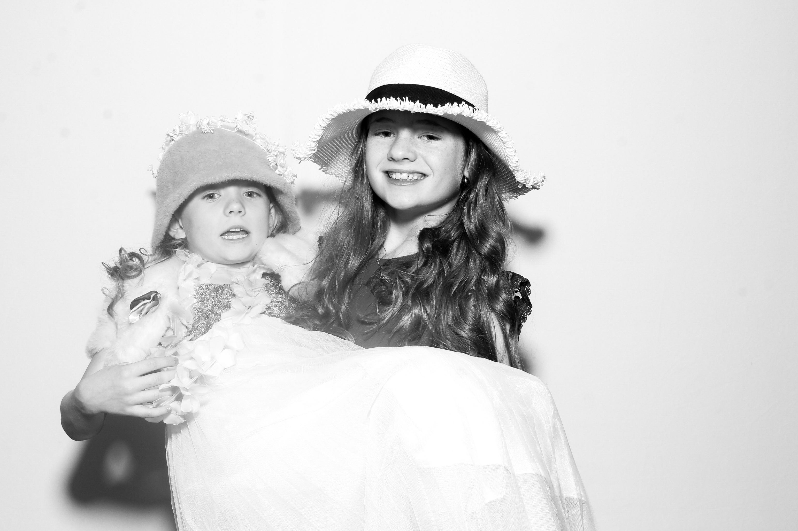 Sonia & Brett | View more photos from the event at gallery.snapmagic.ie/u/SnapMagic/Sonia-Brett