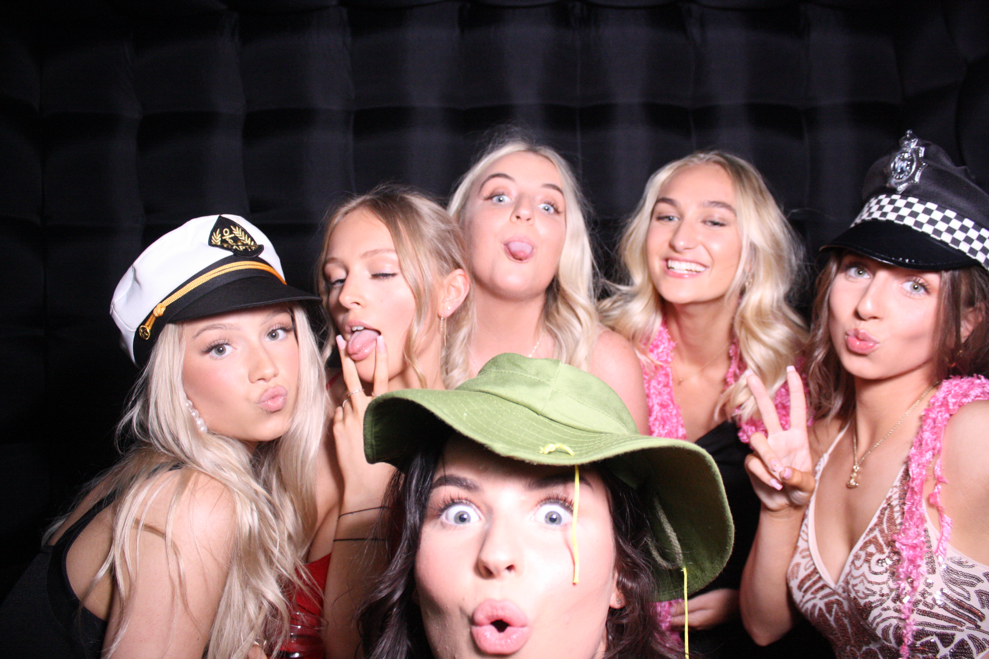 Lingfield Year 13 Leavers' Prom | View more photos from the event at galleries.surreyfacebooth.co.uk/u/Surrey-FaceBooth/Lingfield-Year-13-Leavers-Prom