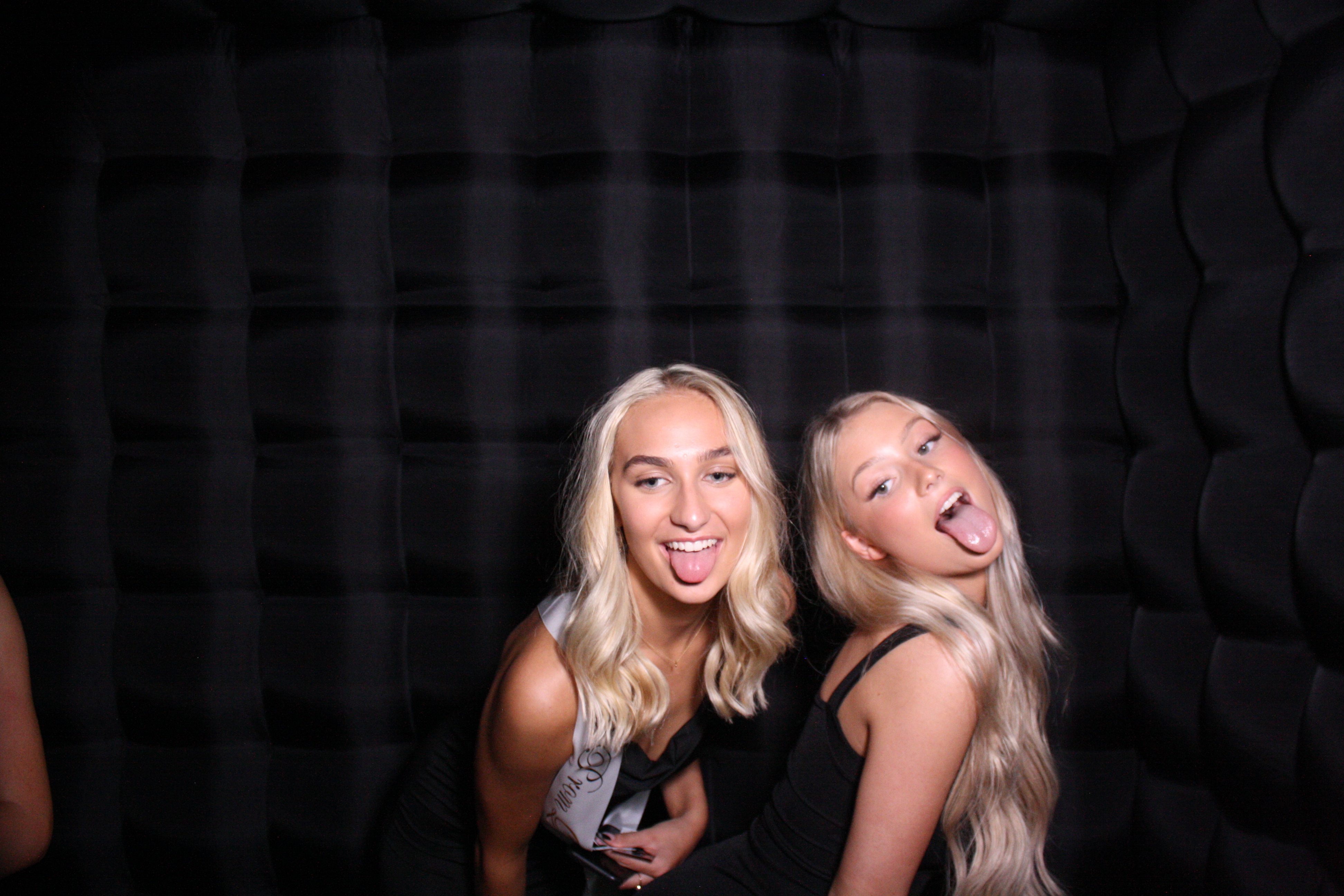 Lingfield Year 13 Leavers' Prom | View more photos from the event at galleries.surreyfacebooth.co.uk/u/Surrey-FaceBooth/Lingfield-Year-13-Leavers-Prom