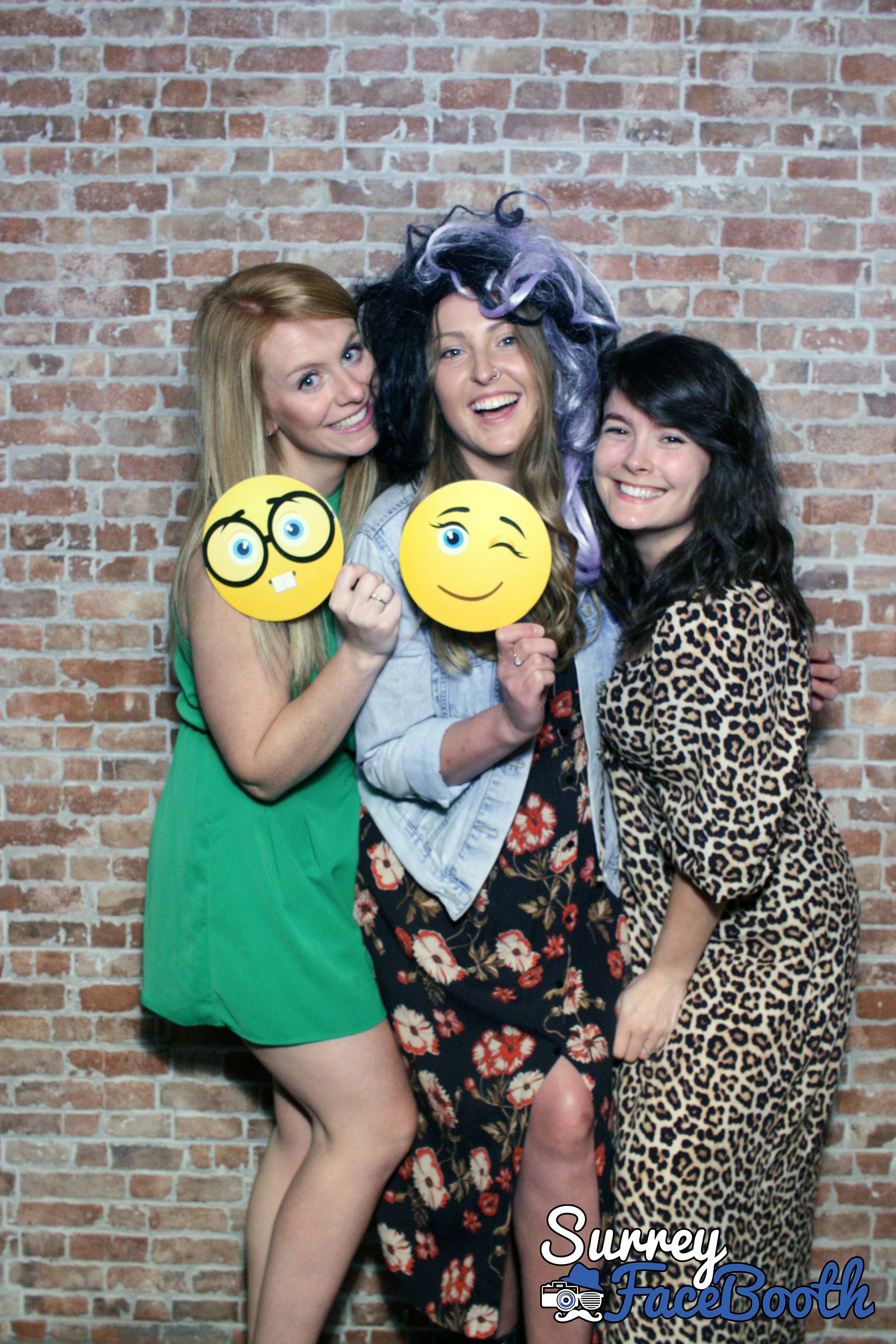 Laura's 30th Birthday | View more photos from the event at galleries.surreyfacebooth.co.uk/u/Surrey-FaceBooth/Lauras-30th-Birthday