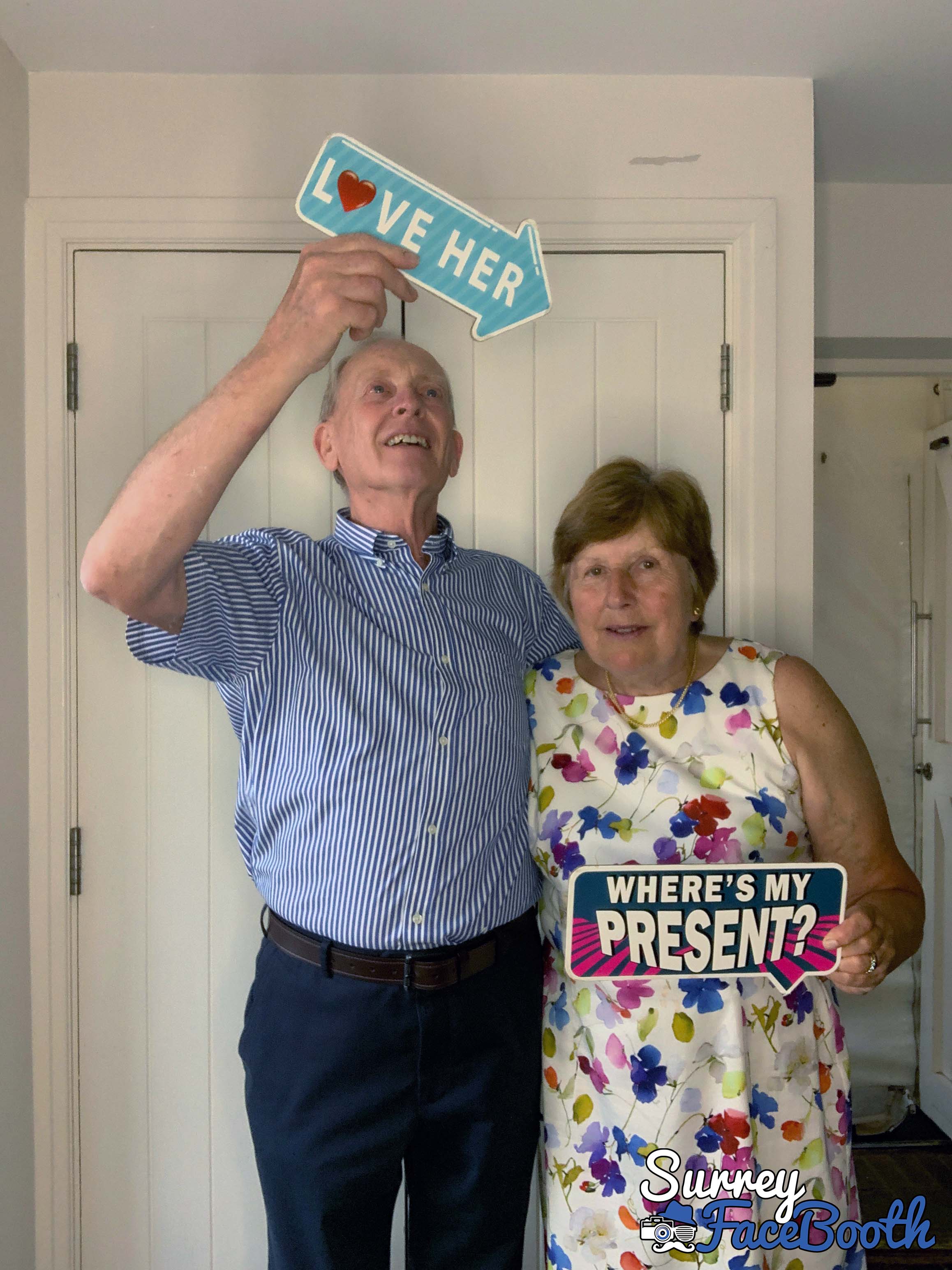 Sue's 70th Birthday Party | View more photos from the event at galleries.surreyfacebooth.co.uk/u/Surrey-FaceBooth/Sues-70th-Birthday-Party