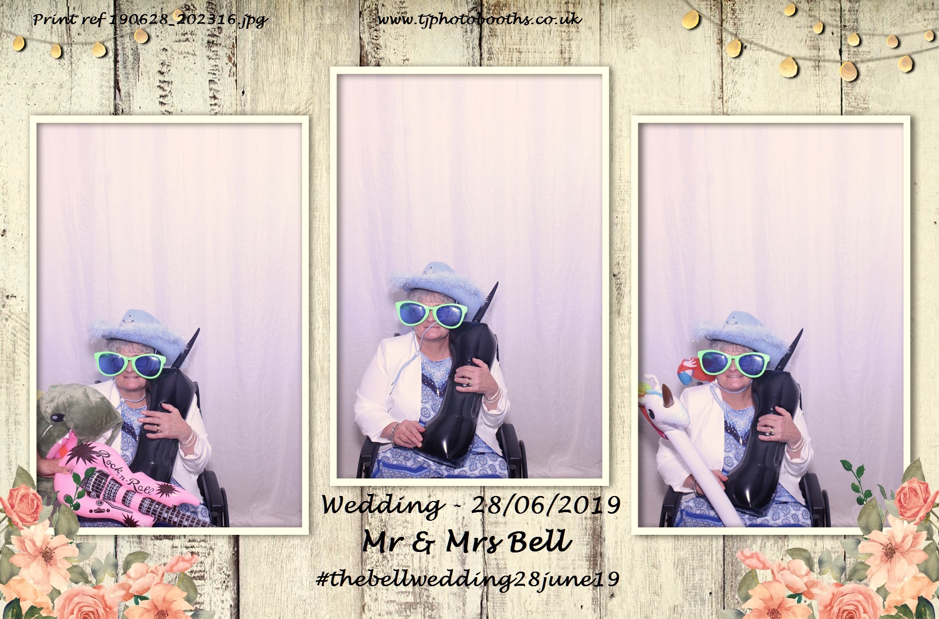 Mr & Mrs Bell | View more photos from the event at gallery.tjphotobooths.co.uk/u/TJPhotobooths/Mr-Mrs-Bell