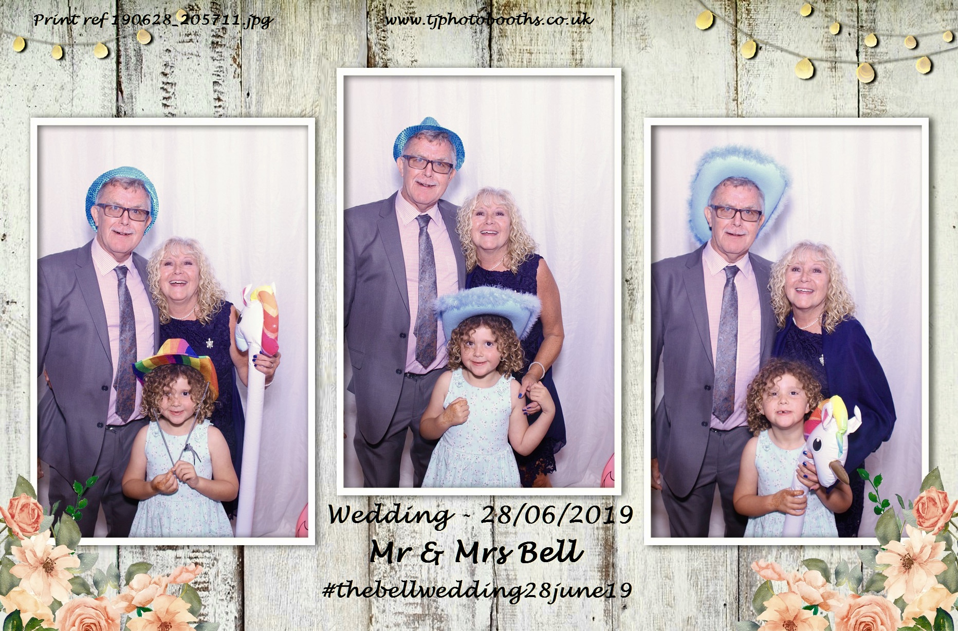 Mr & Mrs Bell | View more photos from the event at gallery.tjphotobooths.co.uk/u/TJPhotobooths/Mr-Mrs-Bell