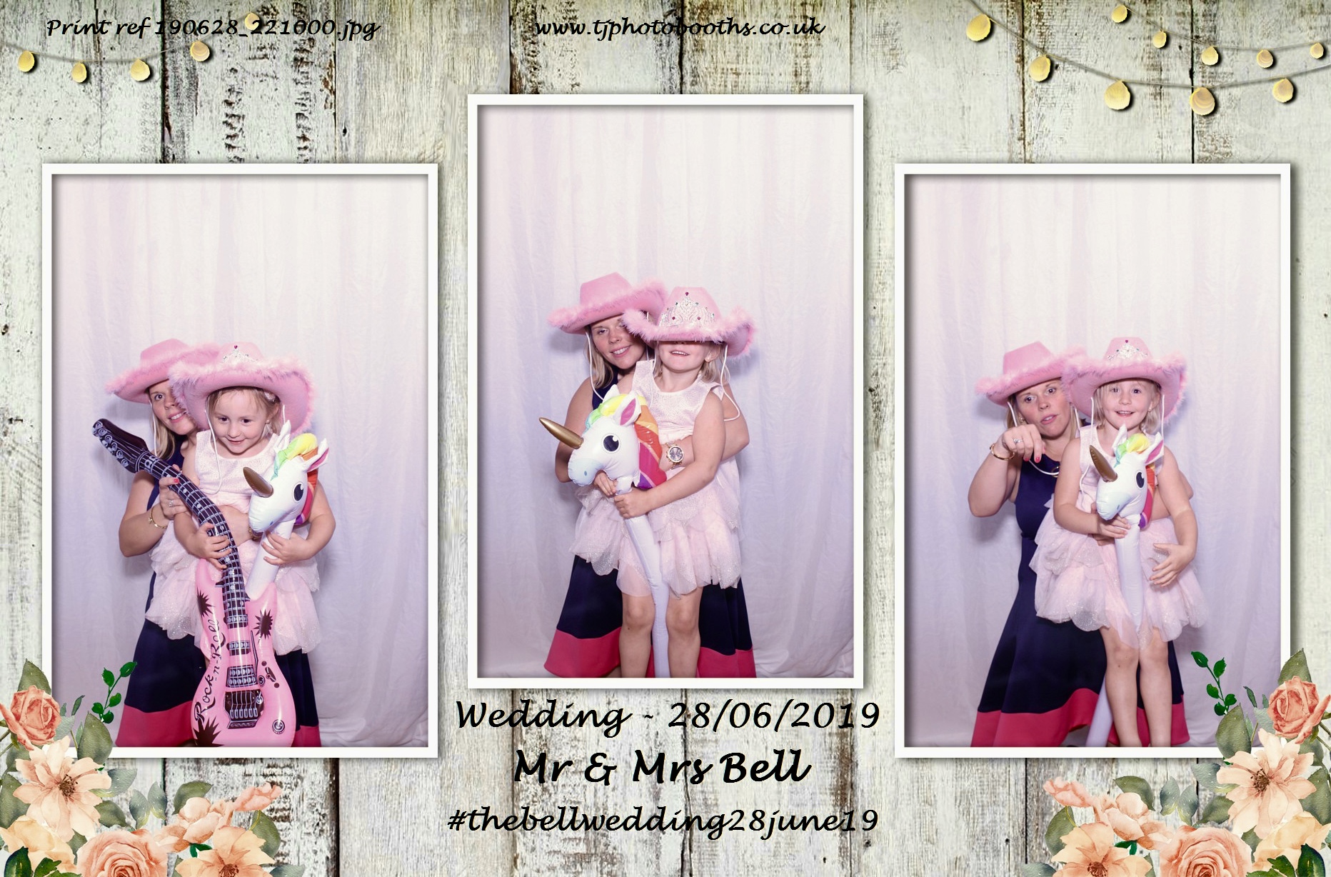 Mr & Mrs Bell | View more photos from the event at gallery.tjphotobooths.co.uk/u/TJPhotobooths/Mr-Mrs-Bell