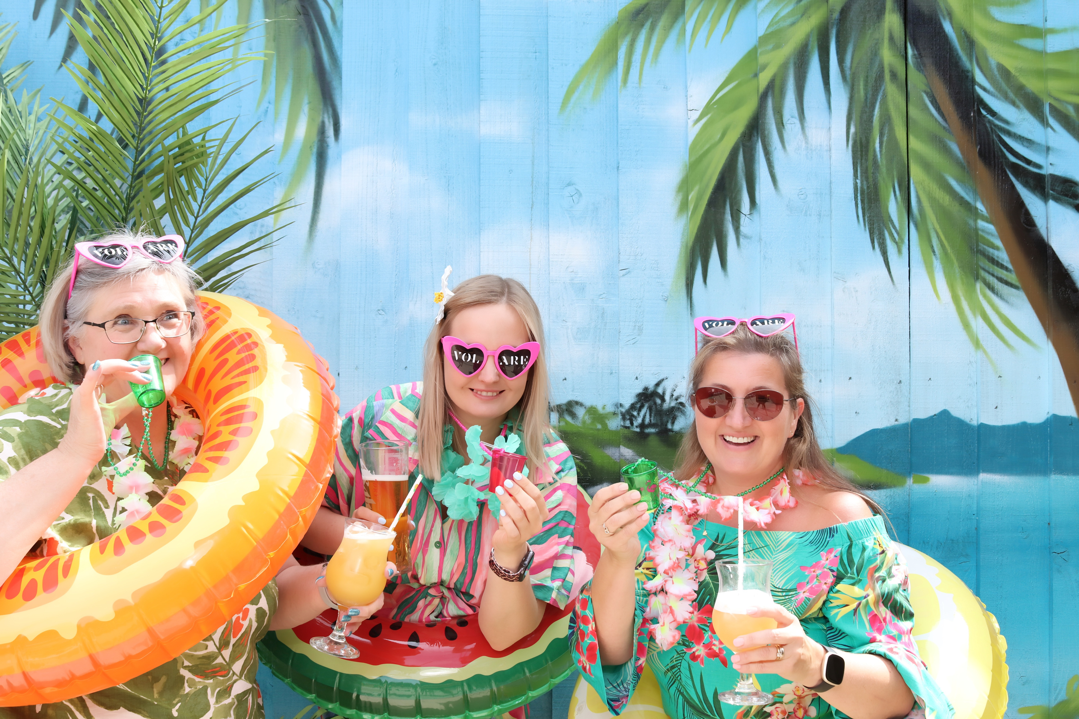 Aloha from Volare | View more photos from the event at gallery.pbooth.co.uk/u/ThePboothCompany/Aloha-from-Volare