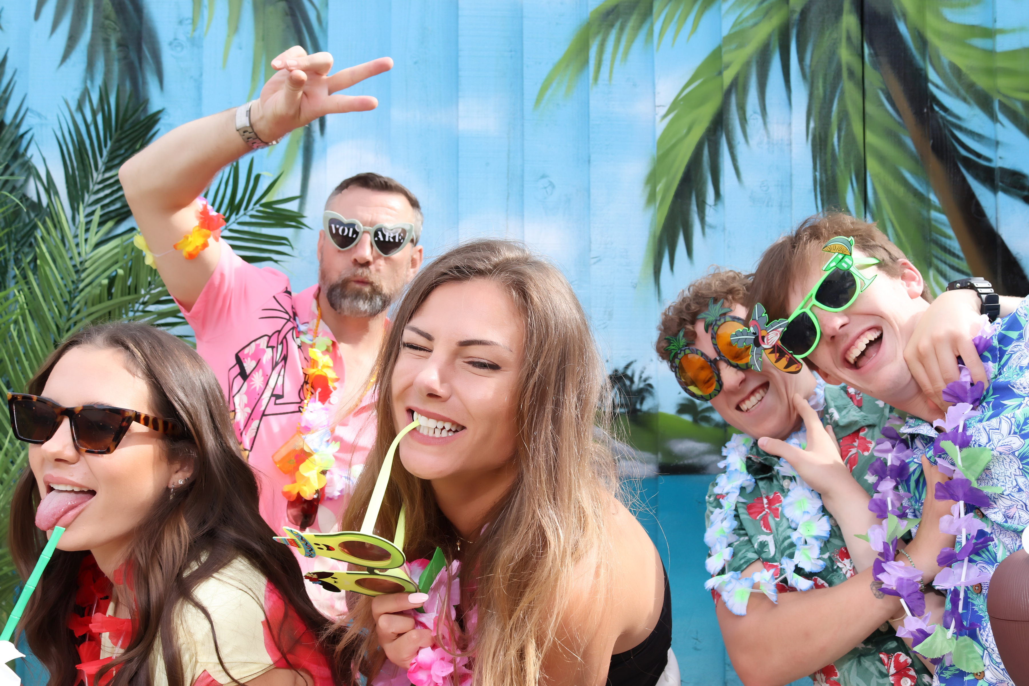 Aloha from Volare | View more photos from the event at gallery.pbooth.co.uk/u/ThePboothCompany/Aloha-from-Volare