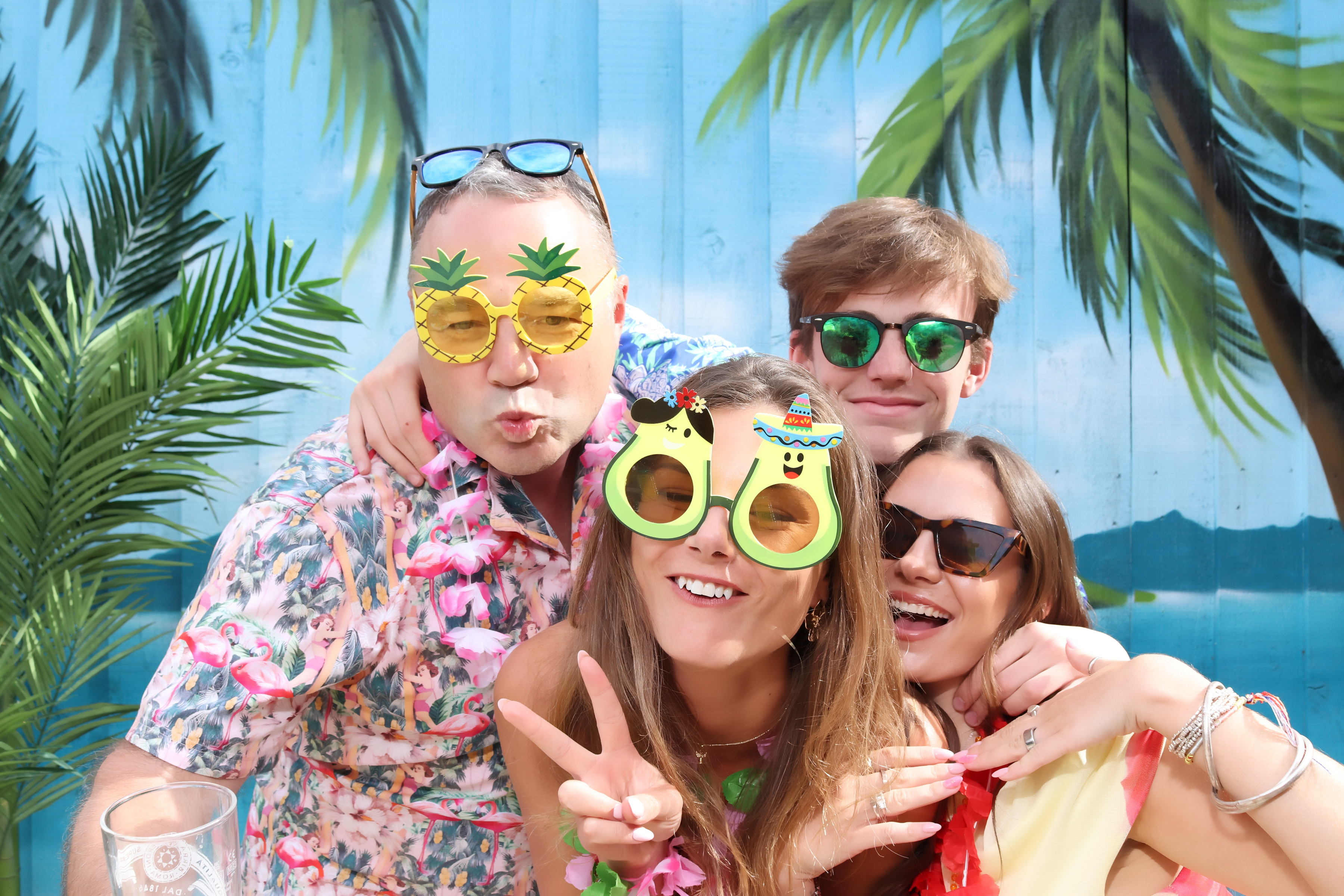 Aloha from Volare | View more photos from the event at gallery.pbooth.co.uk/u/ThePboothCompany/Aloha-from-Volare