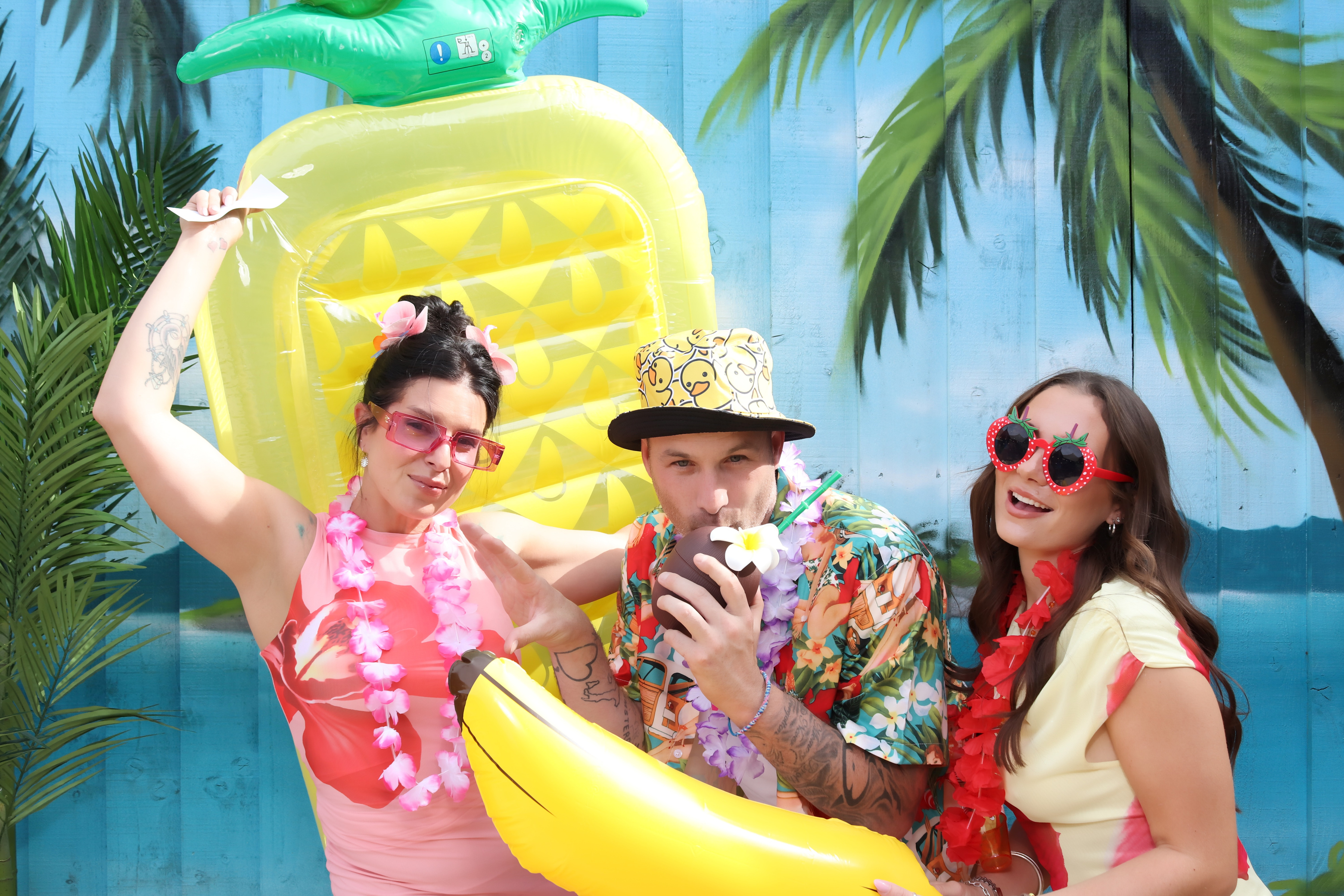 Aloha from Volare | View more photos from the event at gallery.pbooth.co.uk/u/ThePboothCompany/Aloha-from-Volare