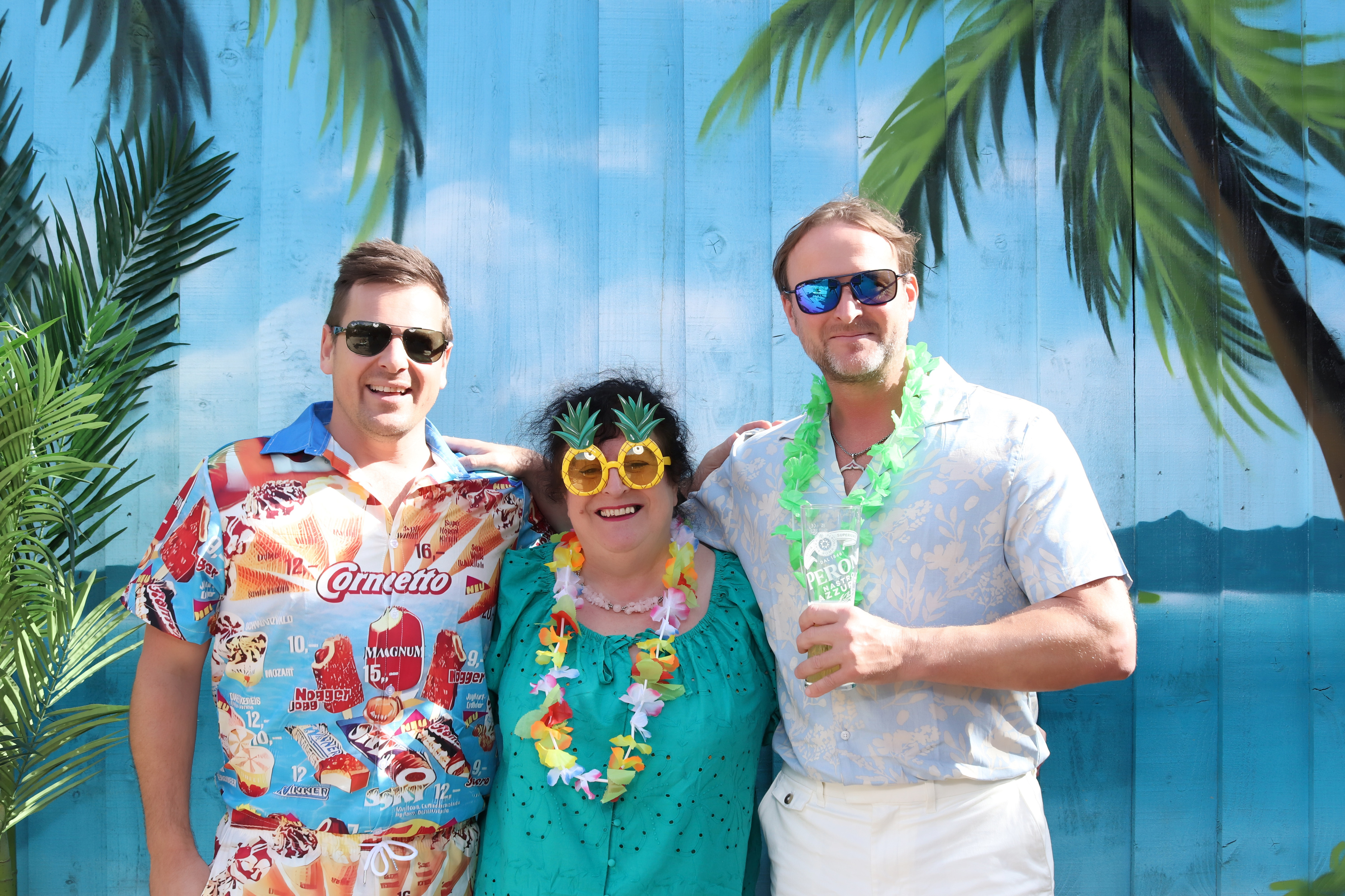 Aloha from Volare | View more photos from the event at gallery.pbooth.co.uk/u/ThePboothCompany/Aloha-from-Volare