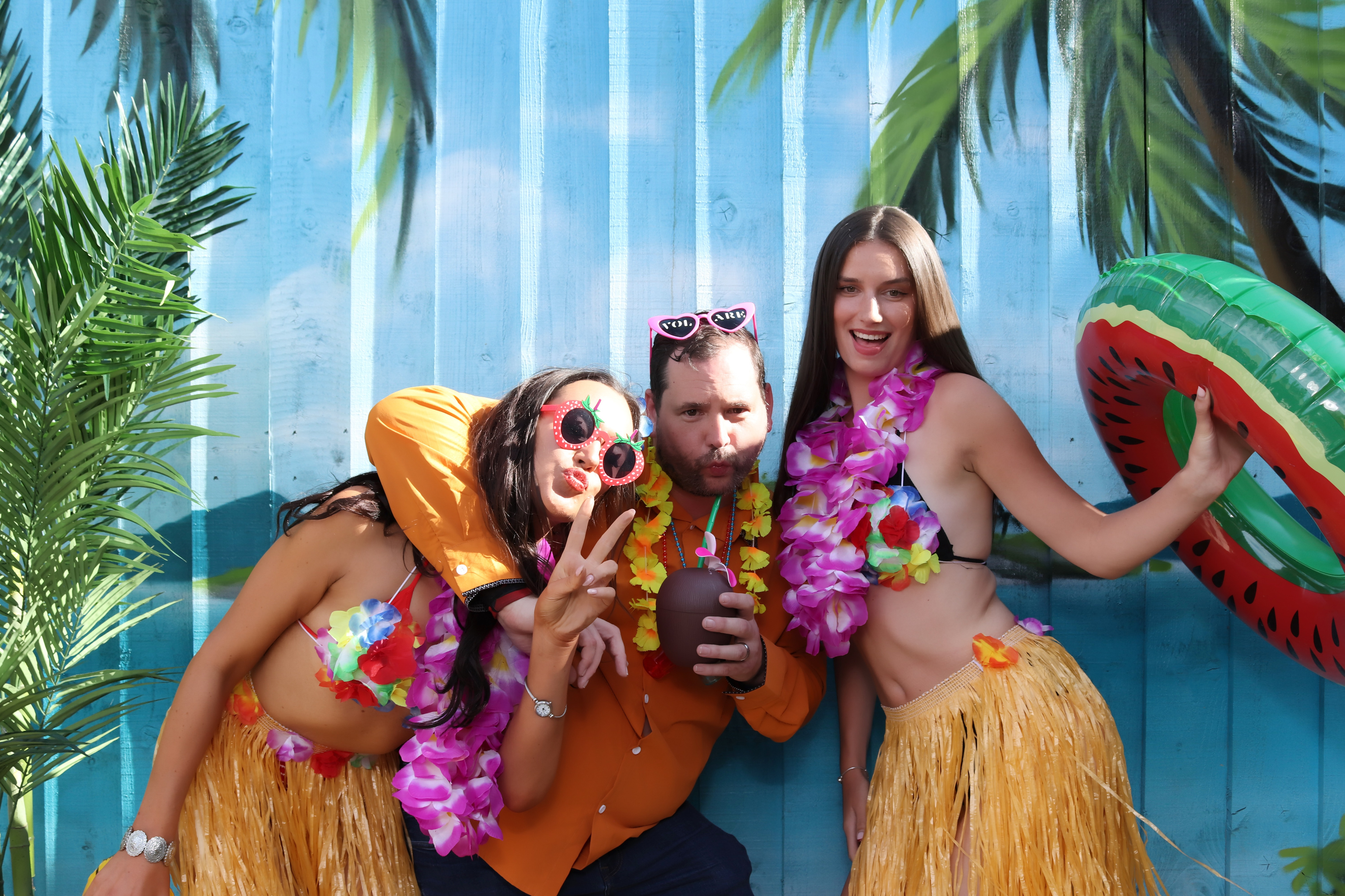 Aloha from Volare | View more photos from the event at gallery.pbooth.co.uk/u/ThePboothCompany/Aloha-from-Volare