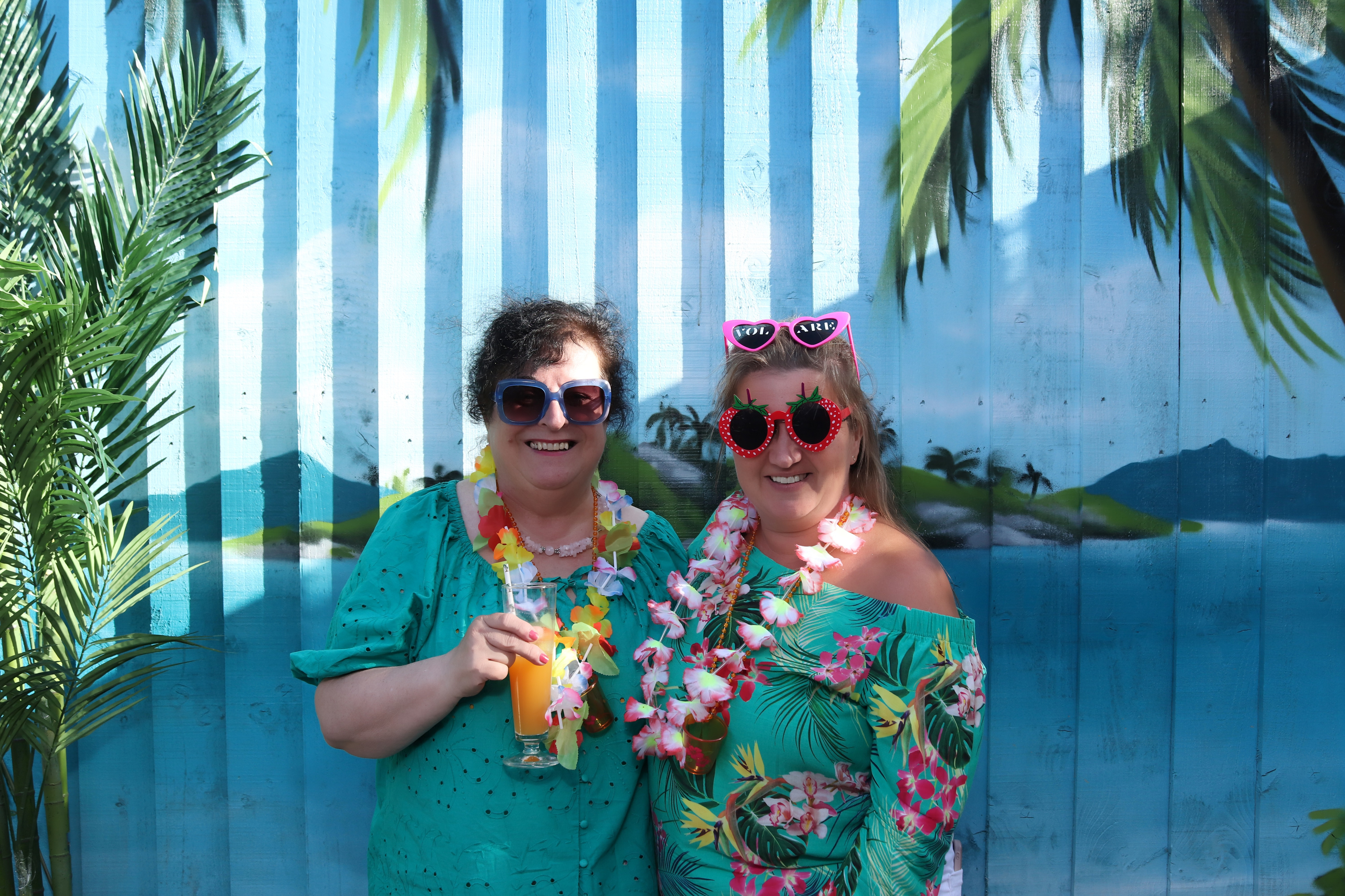 Aloha from Volare | View more photos from the event at gallery.pbooth.co.uk/u/ThePboothCompany/Aloha-from-Volare