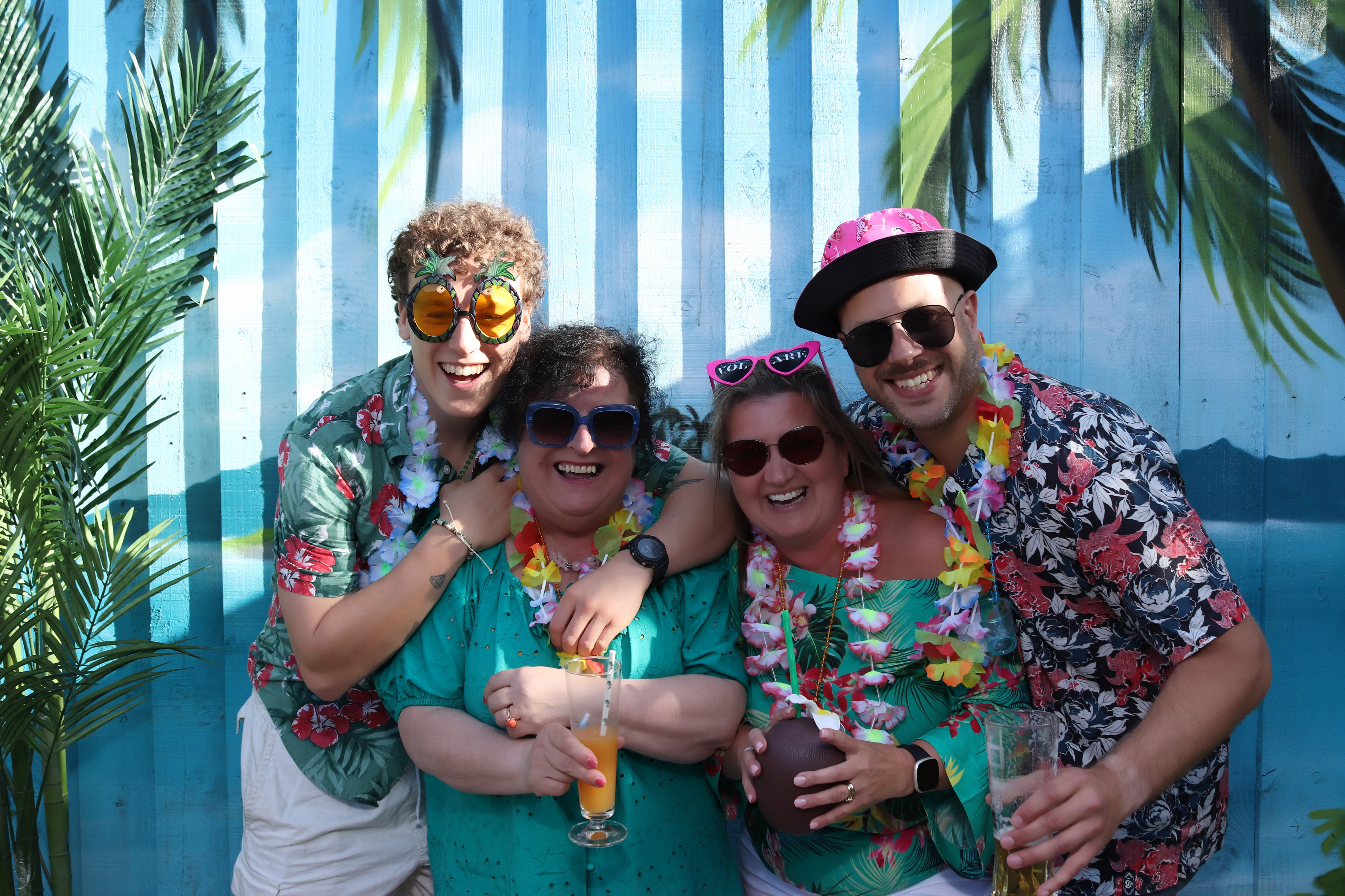 Aloha from Volare | View more photos from the event at gallery.pbooth.co.uk/u/ThePboothCompany/Aloha-from-Volare