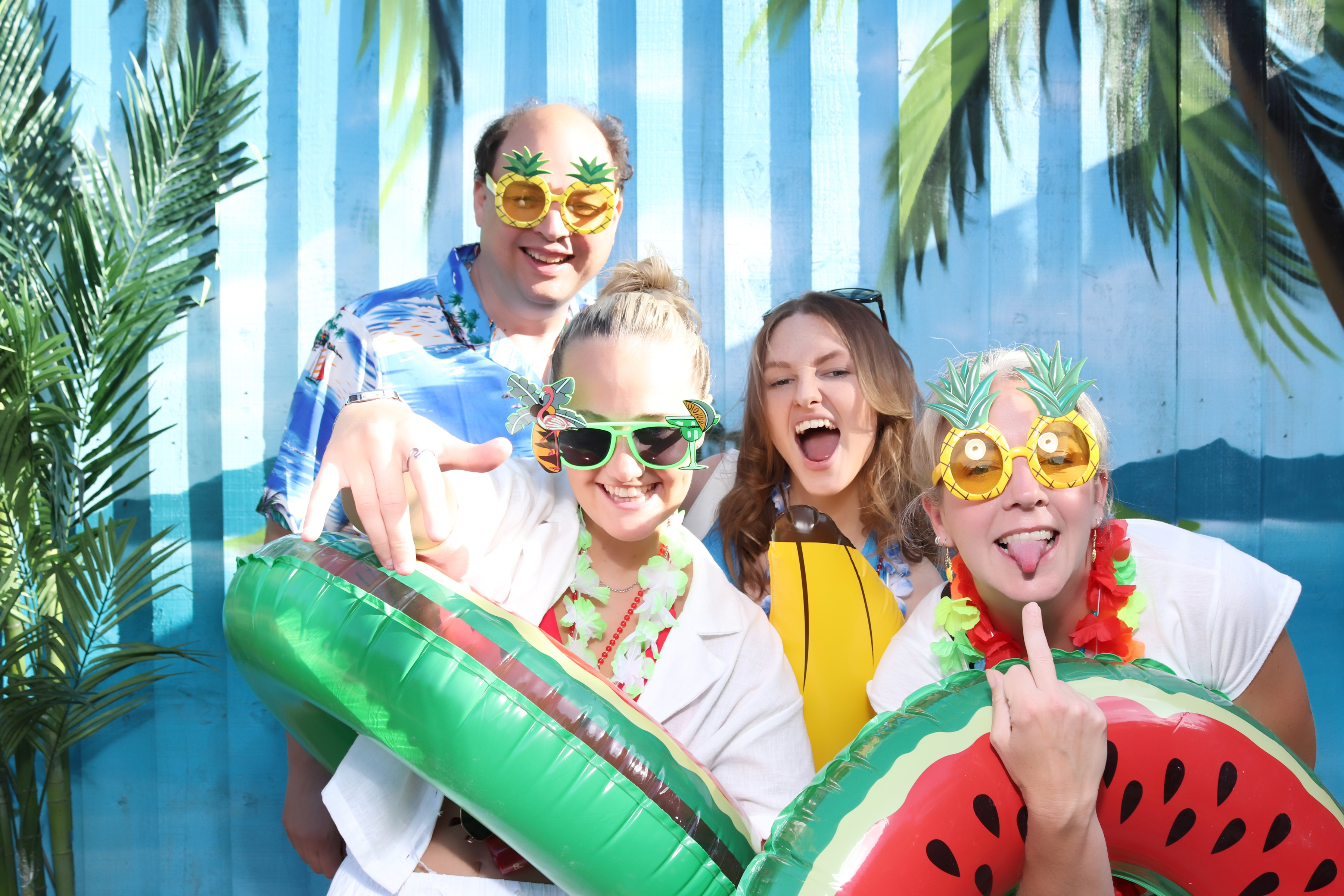 Aloha from Volare | View more photos from the event at gallery.pbooth.co.uk/u/ThePboothCompany/Aloha-from-Volare