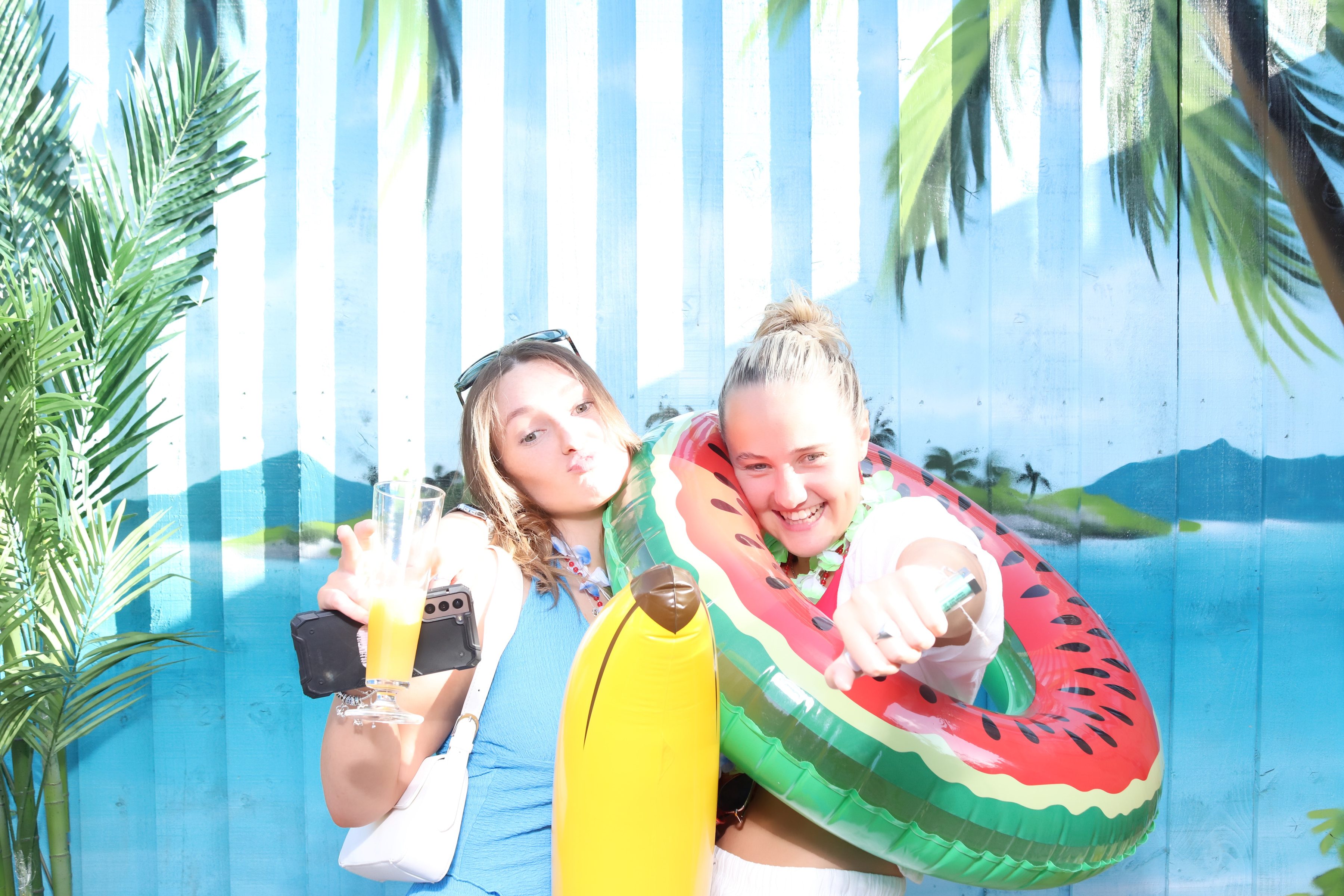 Aloha from Volare | View more photos from the event at gallery.pbooth.co.uk/u/ThePboothCompany/Aloha-from-Volare