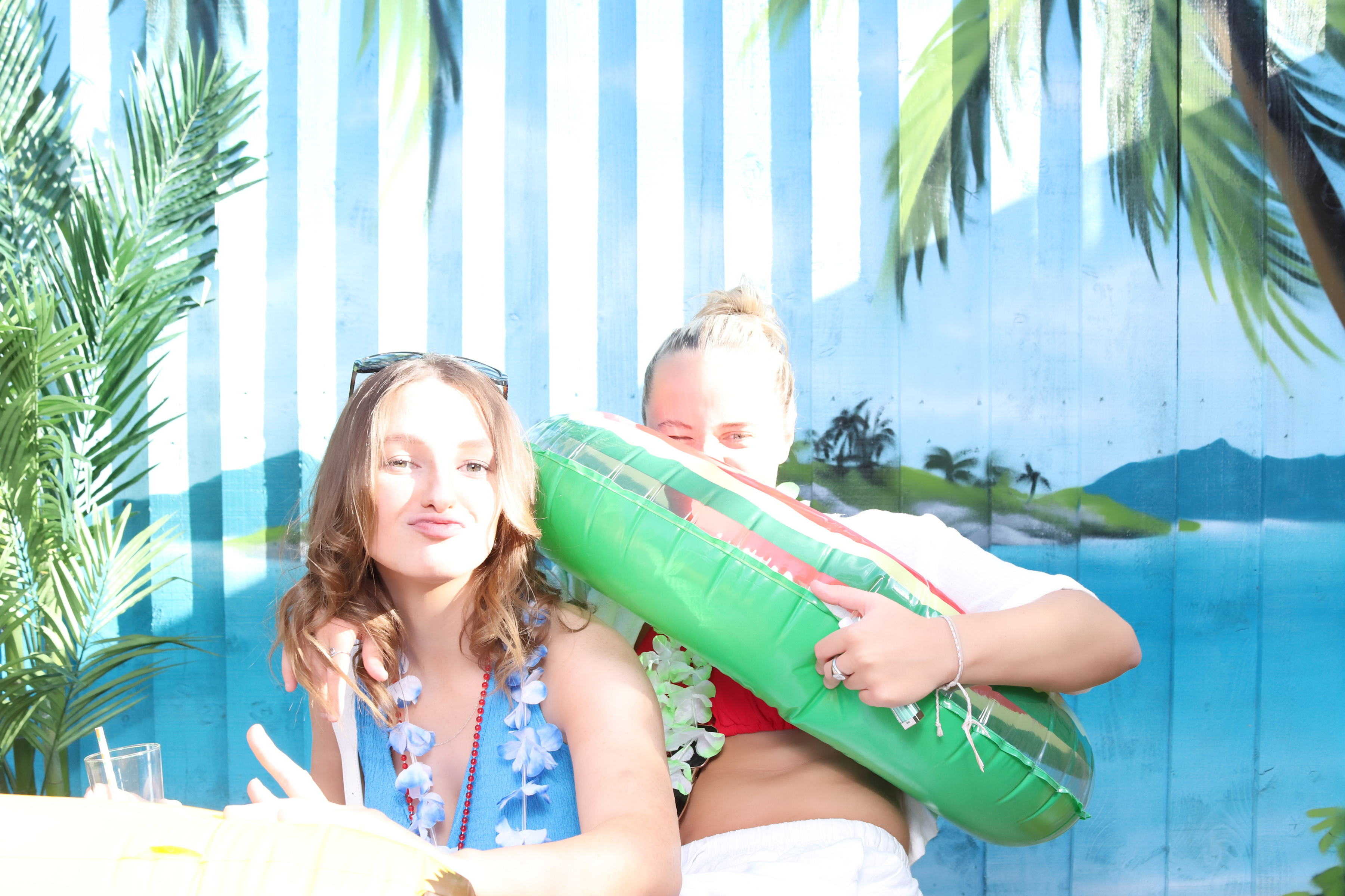 Aloha from Volare | View more photos from the event at gallery.pbooth.co.uk/u/ThePboothCompany/Aloha-from-Volare