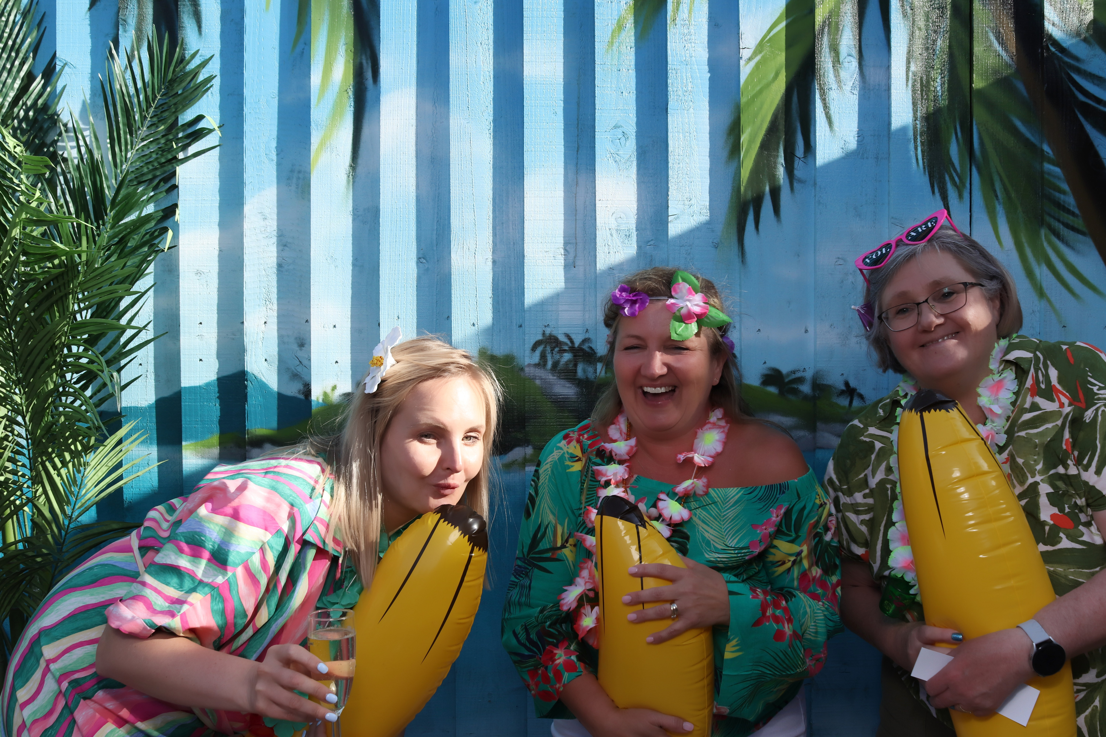 Aloha from Volare | View more photos from the event at gallery.pbooth.co.uk/u/ThePboothCompany/Aloha-from-Volare