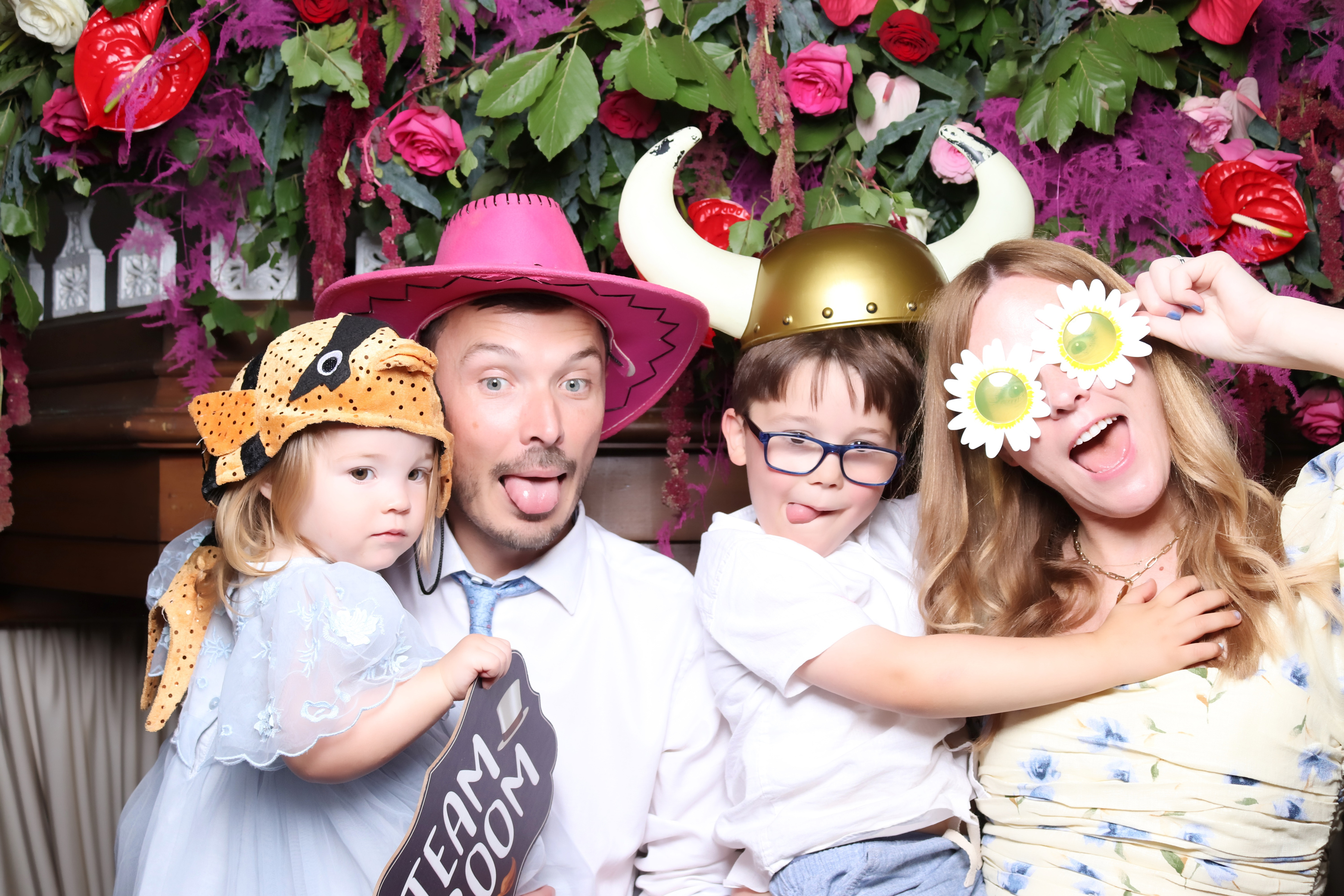 Jessica and Leonard wedding | View more photos from the event at gallery.pbooth.co.uk/u/ThePboothCompany/Jessica-and-Leonard-wedding