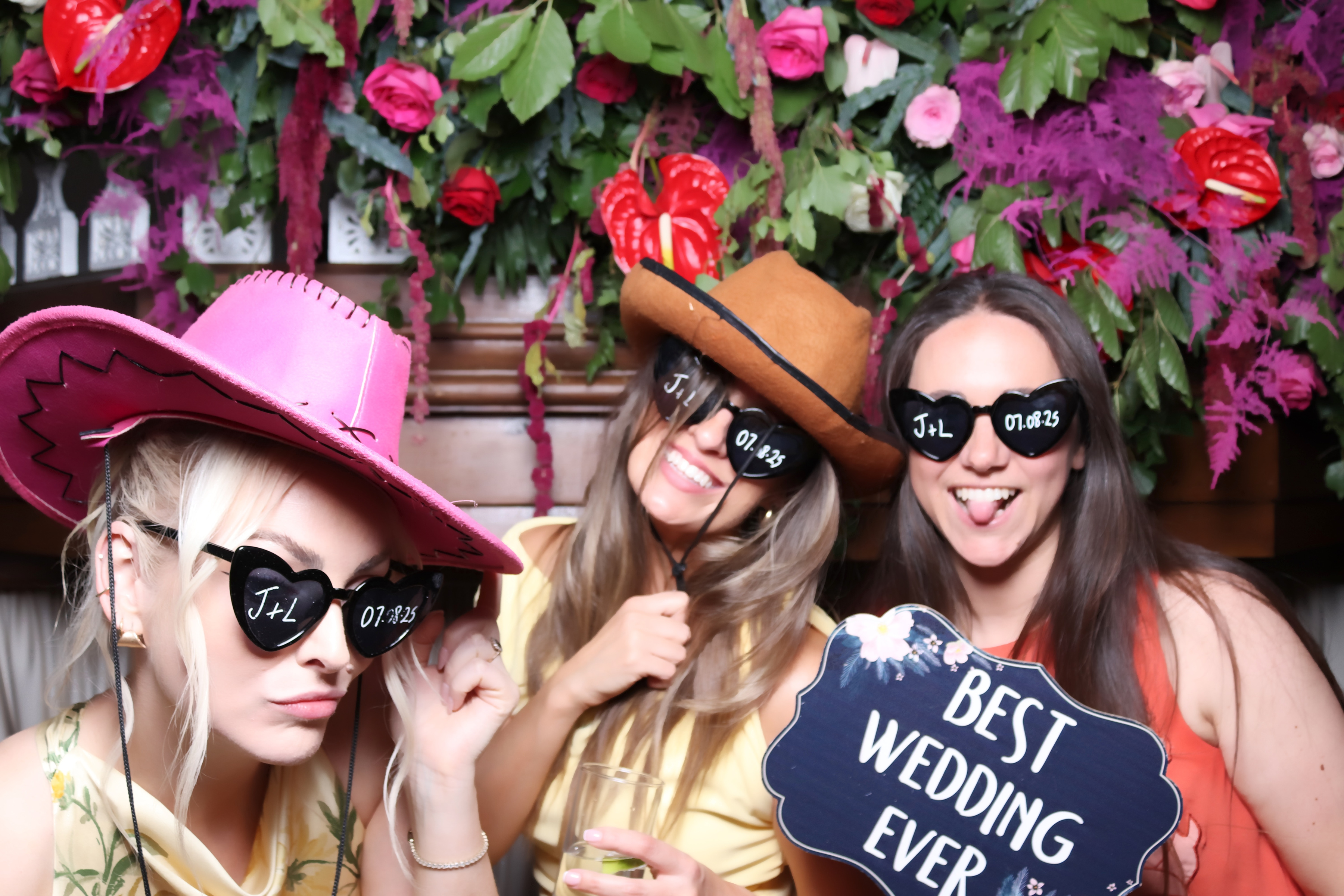 Jessica and Leonard wedding | View more photos from the event at gallery.pbooth.co.uk/u/ThePboothCompany/Jessica-and-Leonard-wedding