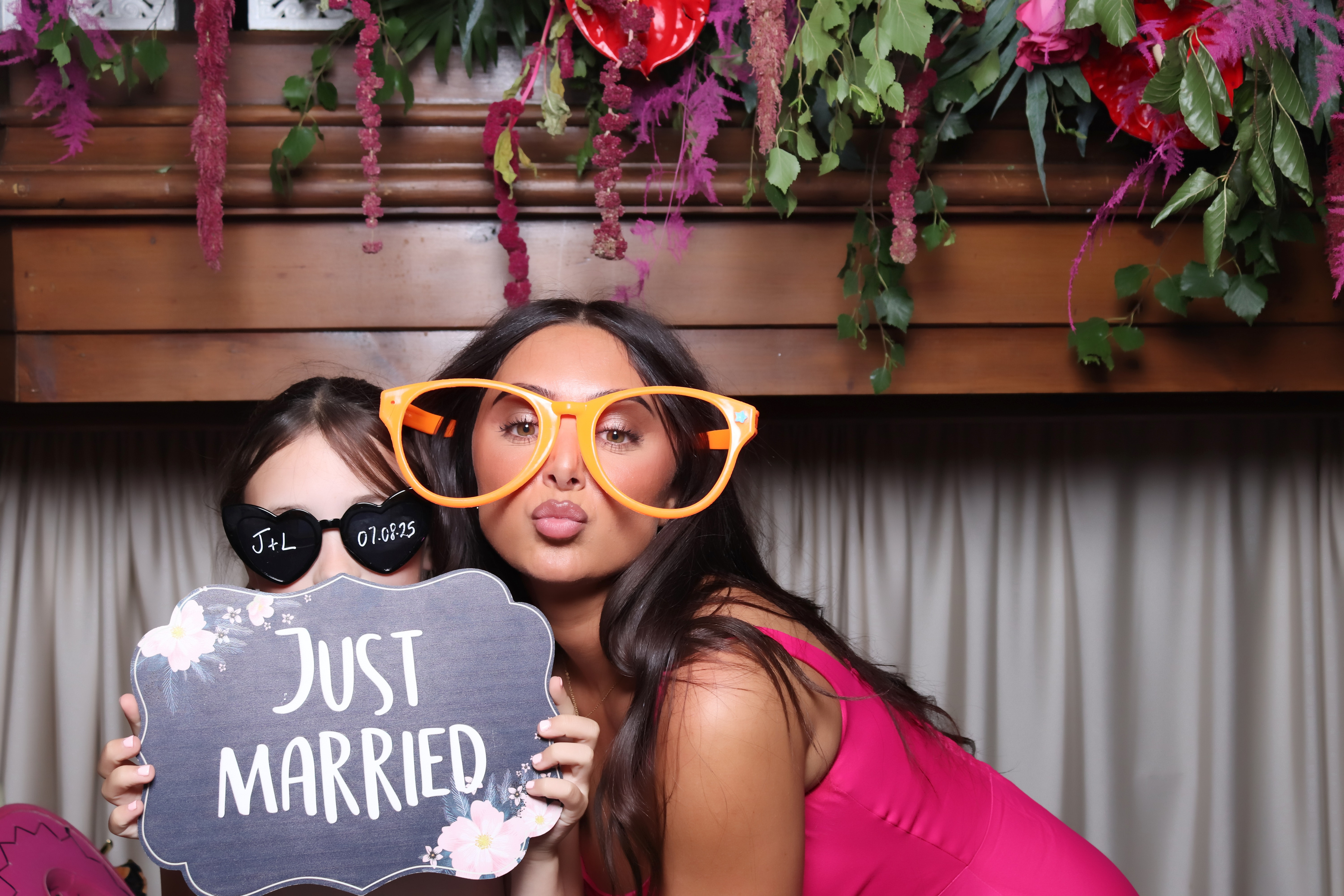 Jessica and Leonard wedding | View more photos from the event at gallery.pbooth.co.uk/u/ThePboothCompany/Jessica-and-Leonard-wedding