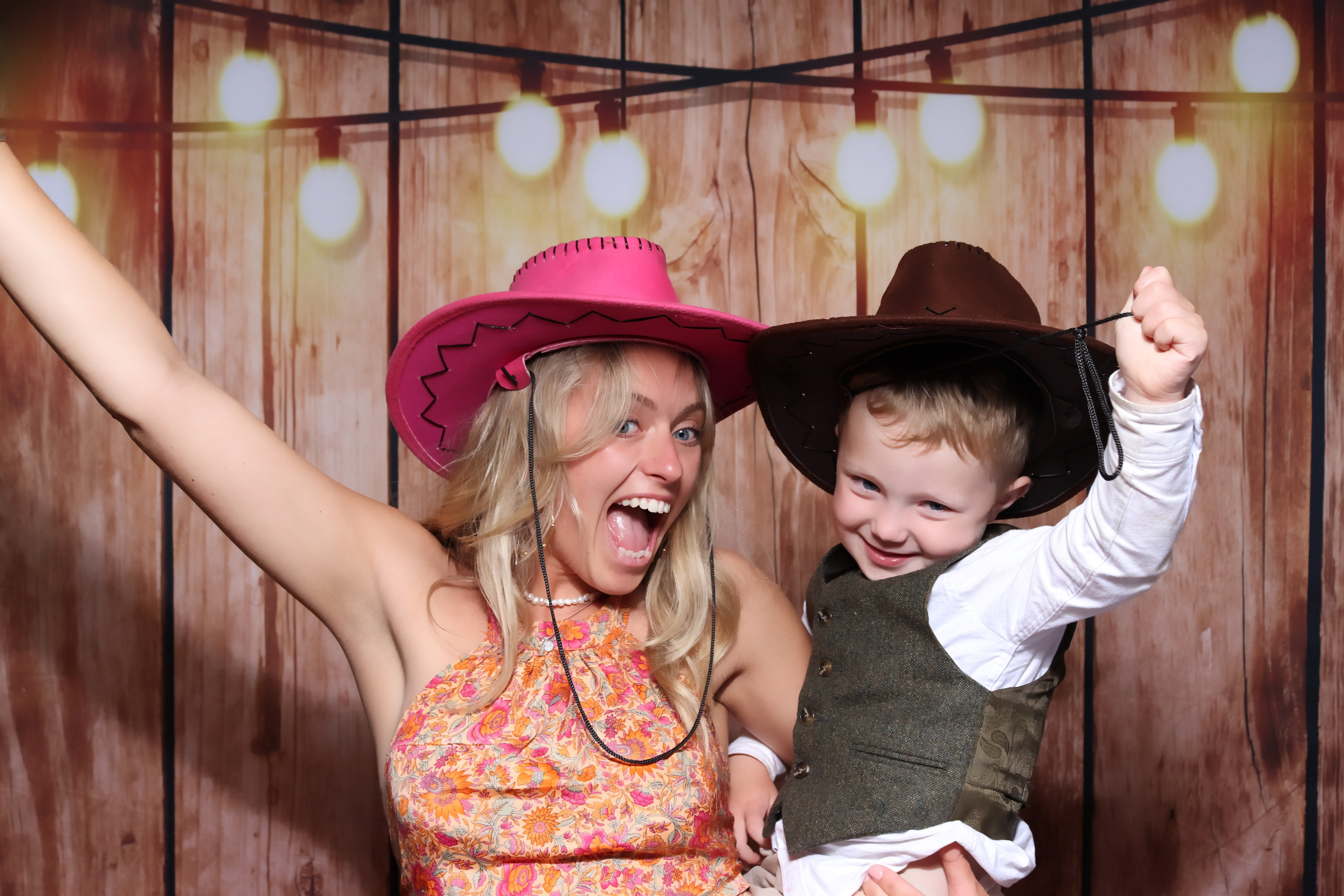 Joe & Kitty Wedding | View more photos from the event at gallery.pbooth.co.uk/u/ThePboothCompany/Joe-Kitty-Wedding