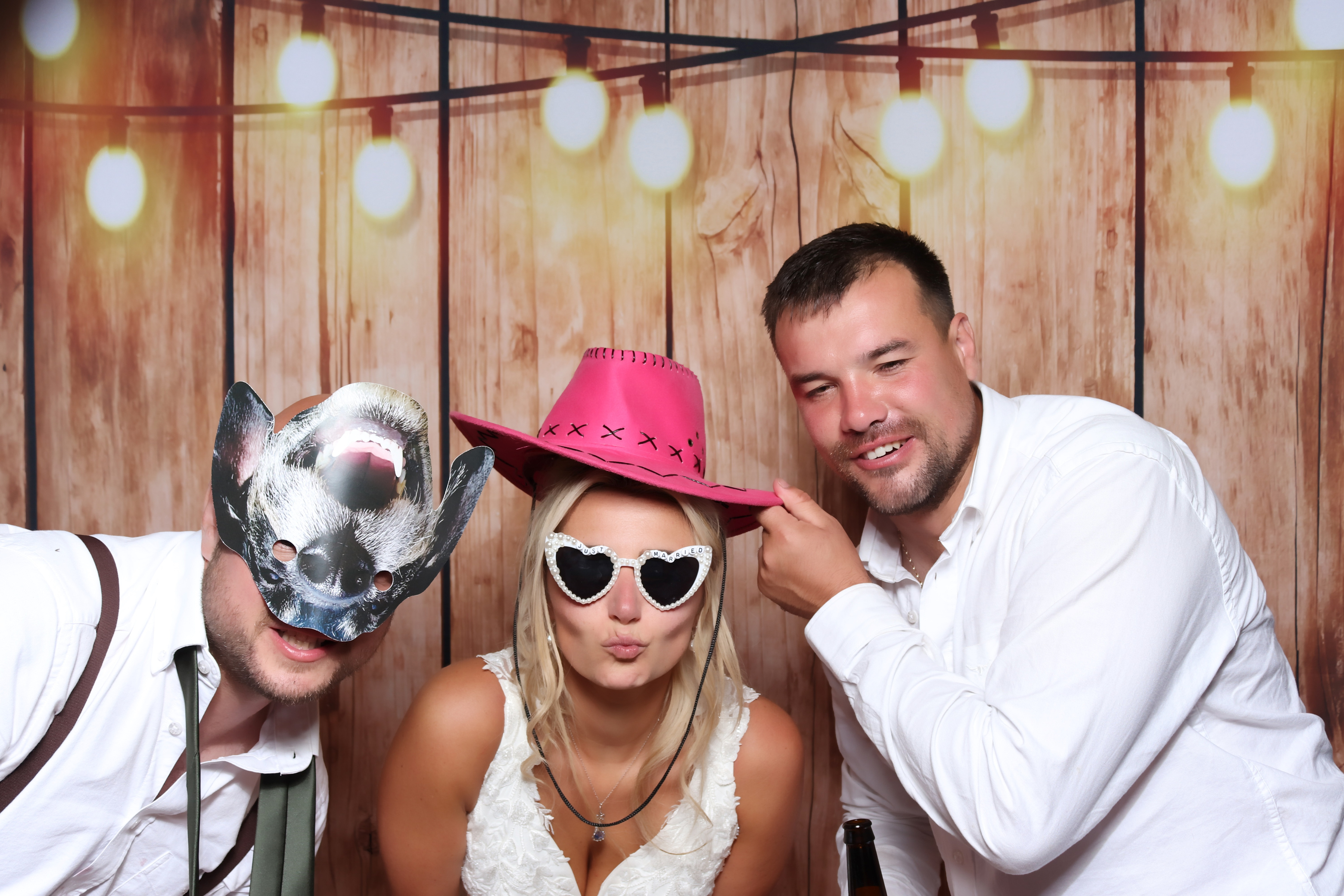 Joe & Kitty Wedding | View more photos from the event at gallery.pbooth.co.uk/u/ThePboothCompany/Joe-Kitty-Wedding