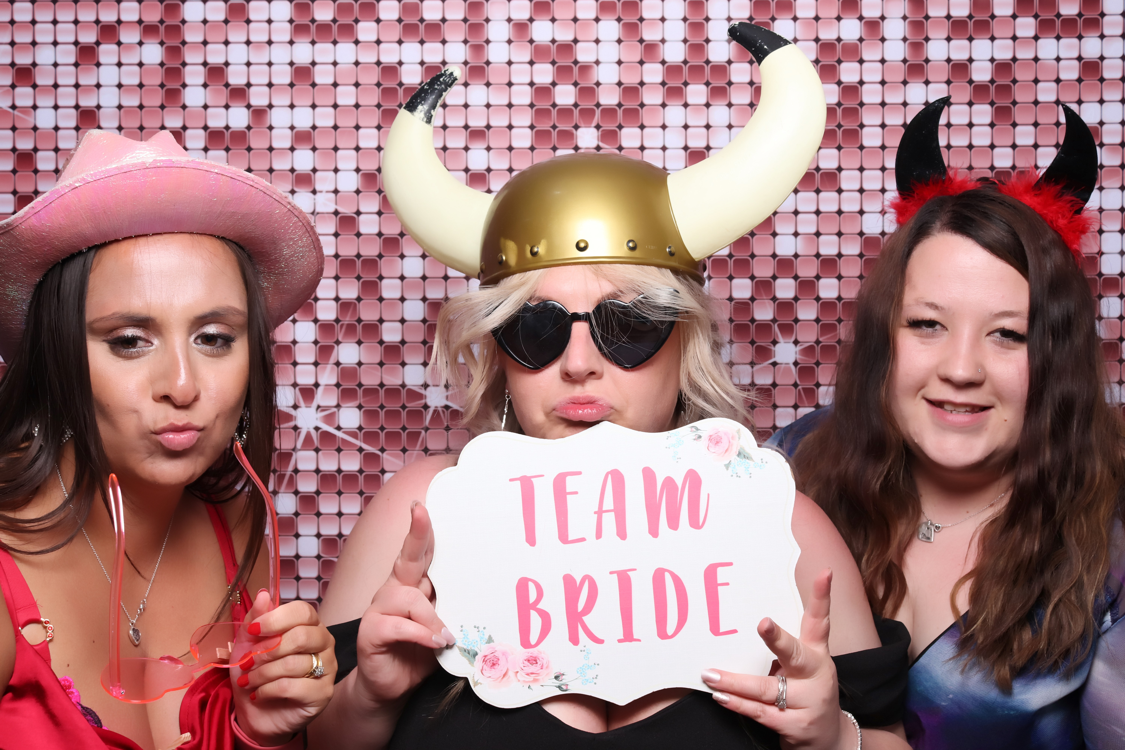 Lauren and James Wedding | View more photos from the event at gallery.pbooth.co.uk/u/ThePboothCompany/Lauren-and-James-Wedding