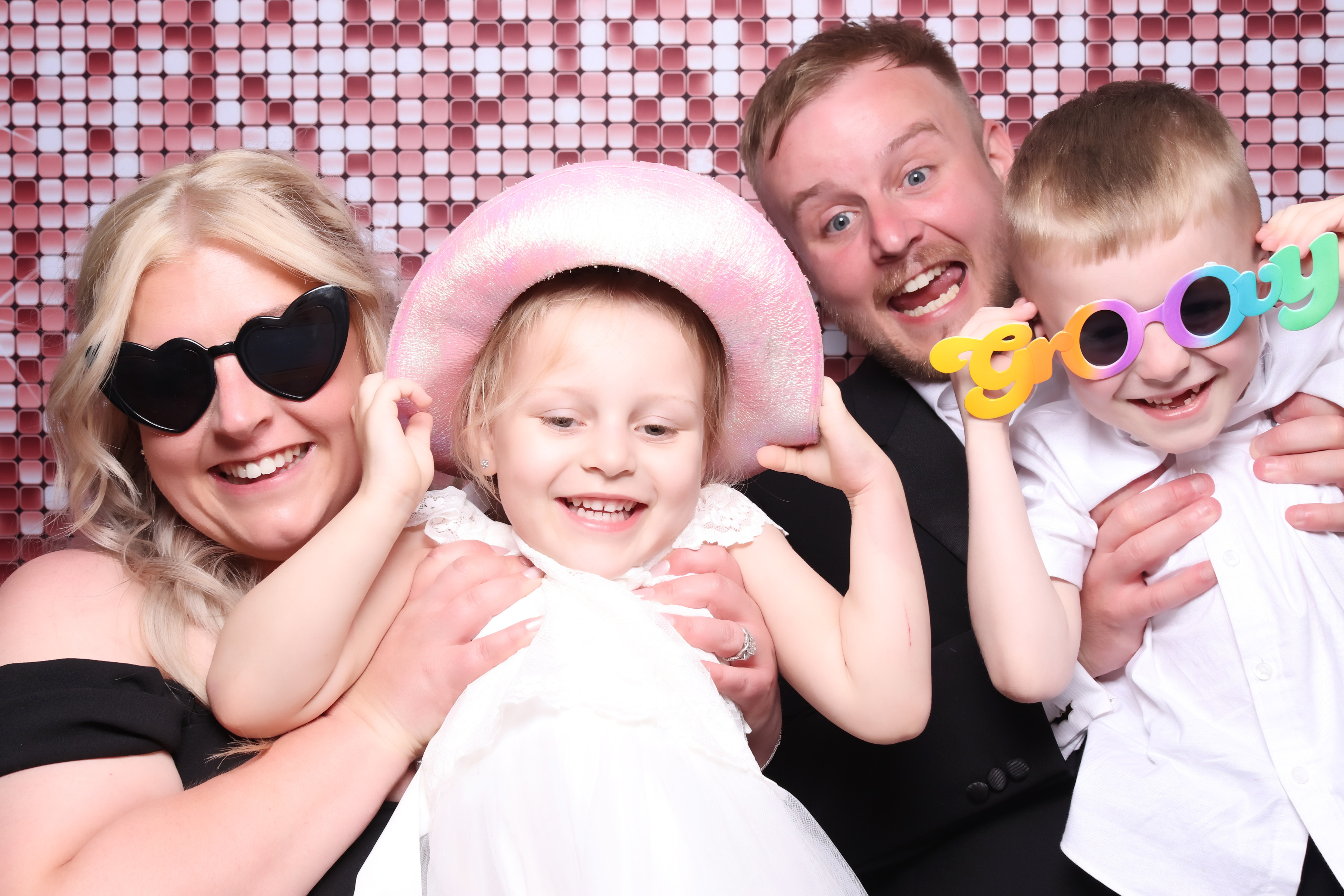 Lauren and James Wedding | View more photos from the event at gallery.pbooth.co.uk/u/ThePboothCompany/Lauren-and-James-Wedding