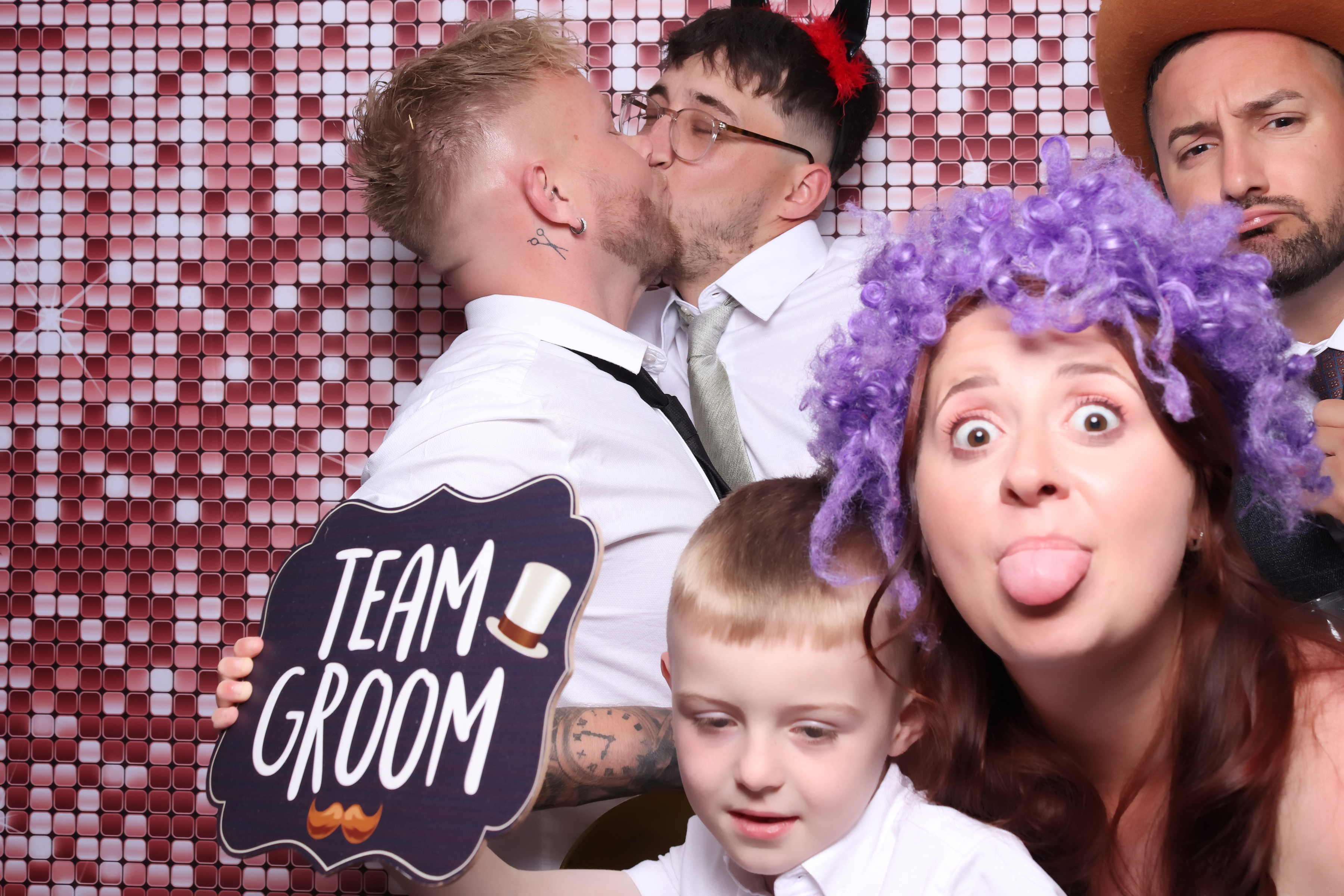 Lauren and James Wedding | View more photos from the event at gallery.pbooth.co.uk/u/ThePboothCompany/Lauren-and-James-Wedding