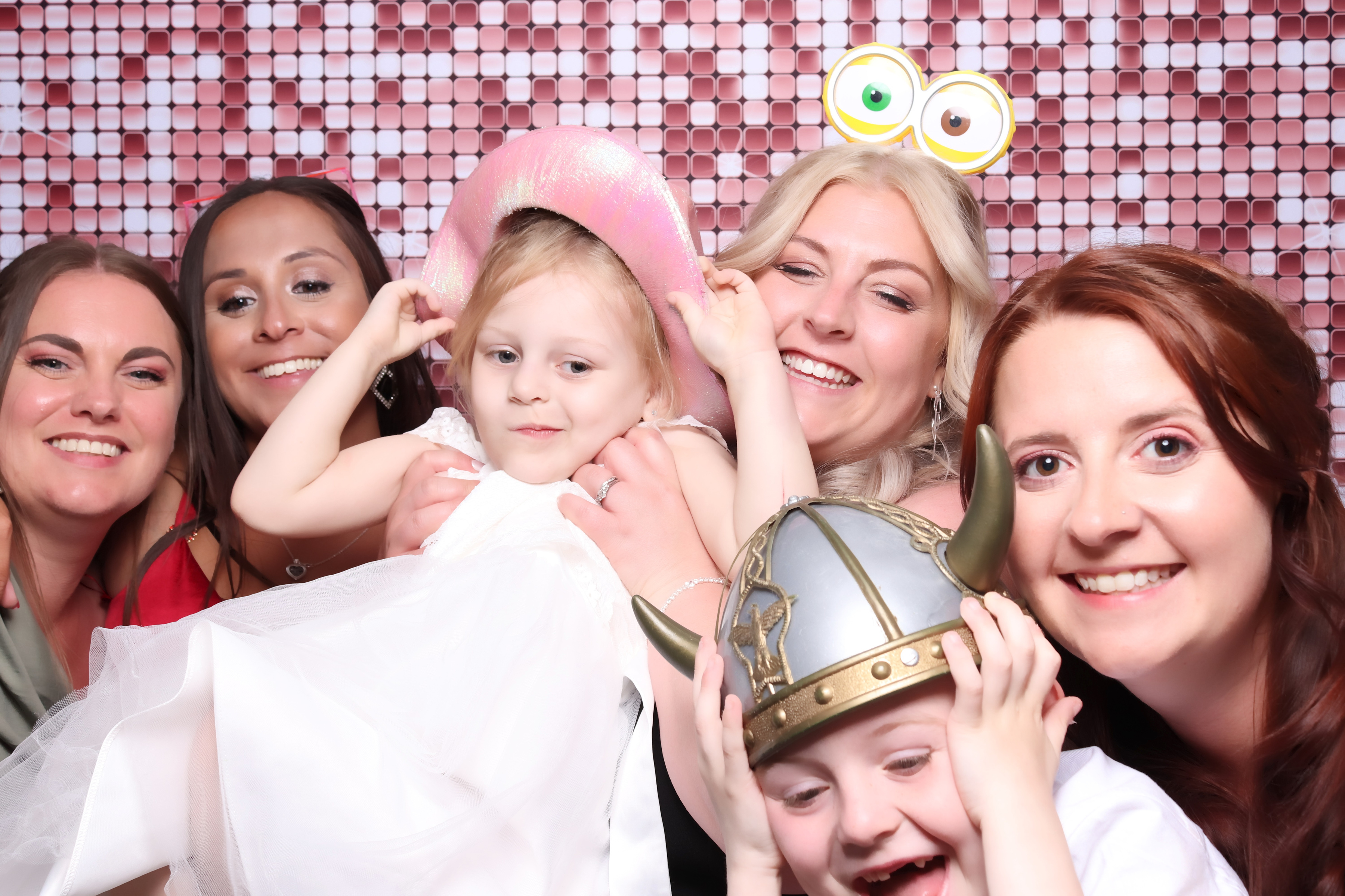 Lauren and James Wedding | View more photos from the event at gallery.pbooth.co.uk/u/ThePboothCompany/Lauren-and-James-Wedding