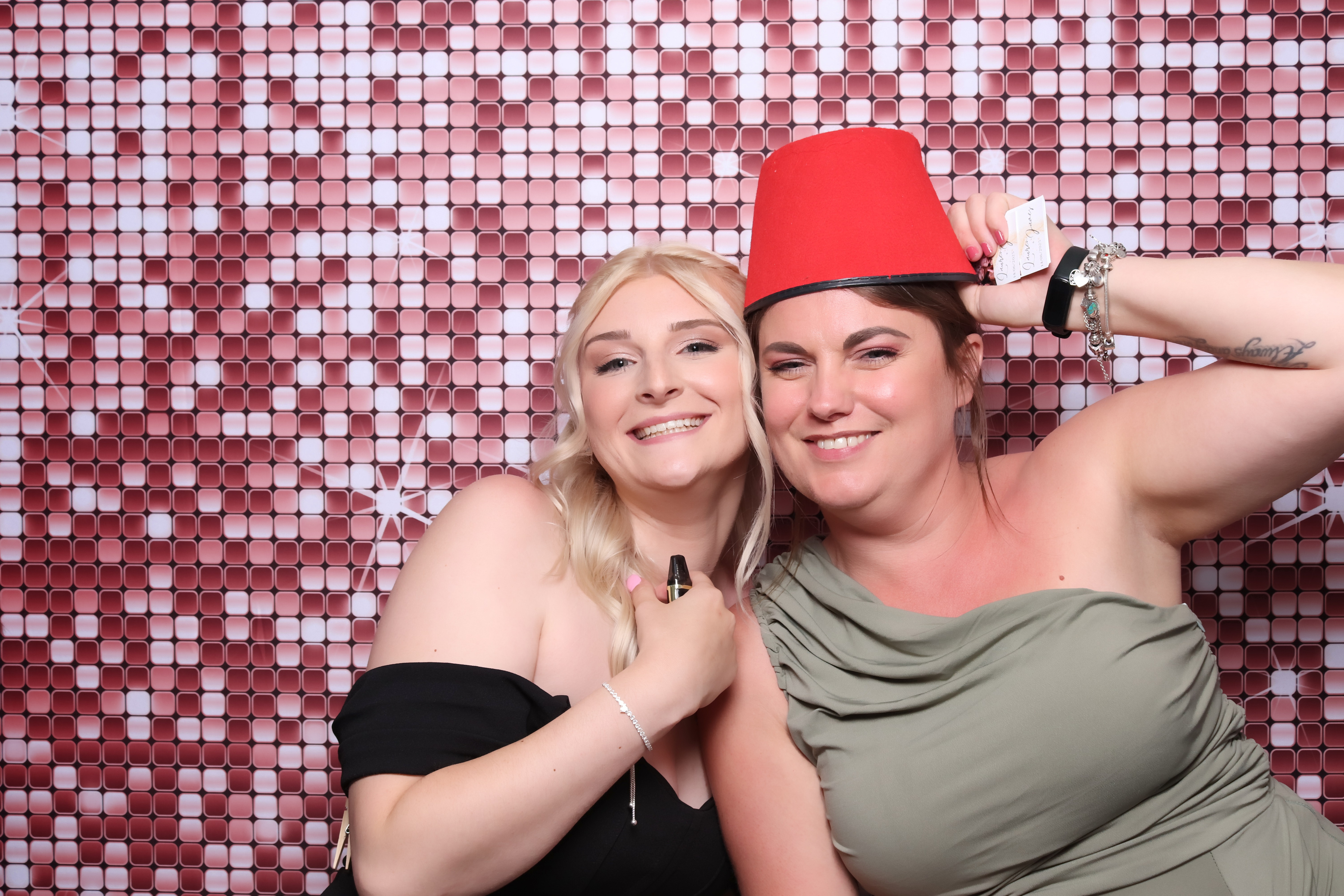 Lauren and James Wedding | View more photos from the event at gallery.pbooth.co.uk/u/ThePboothCompany/Lauren-and-James-Wedding