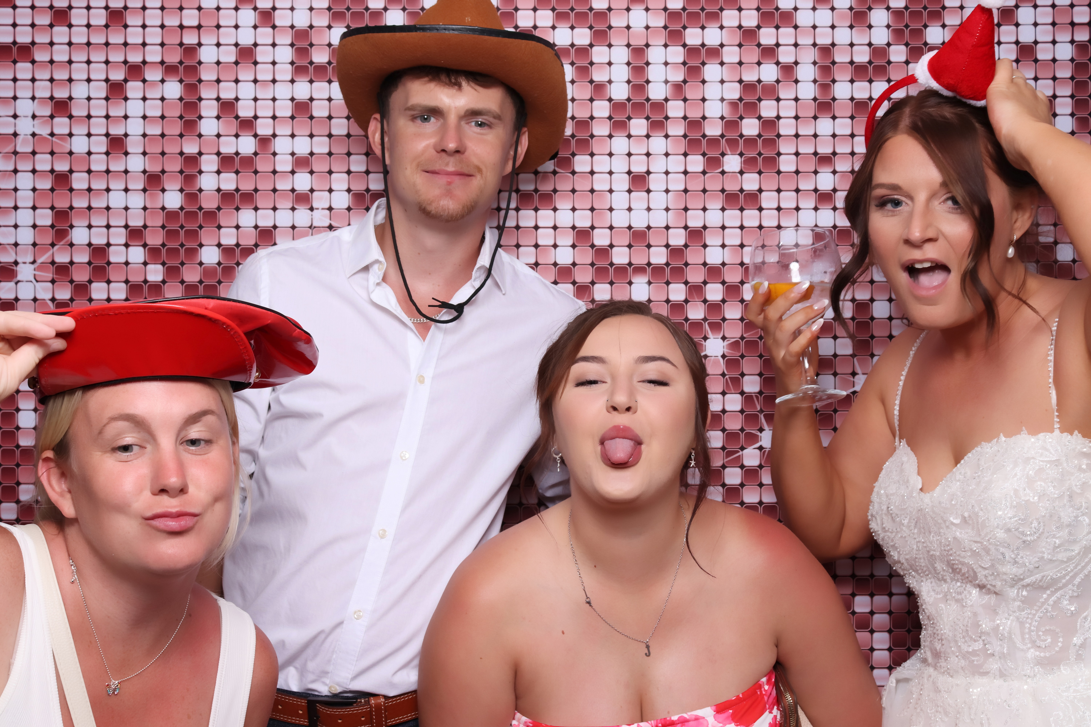 Lauren and James Wedding | View more photos from the event at gallery.pbooth.co.uk/u/ThePboothCompany/Lauren-and-James-Wedding