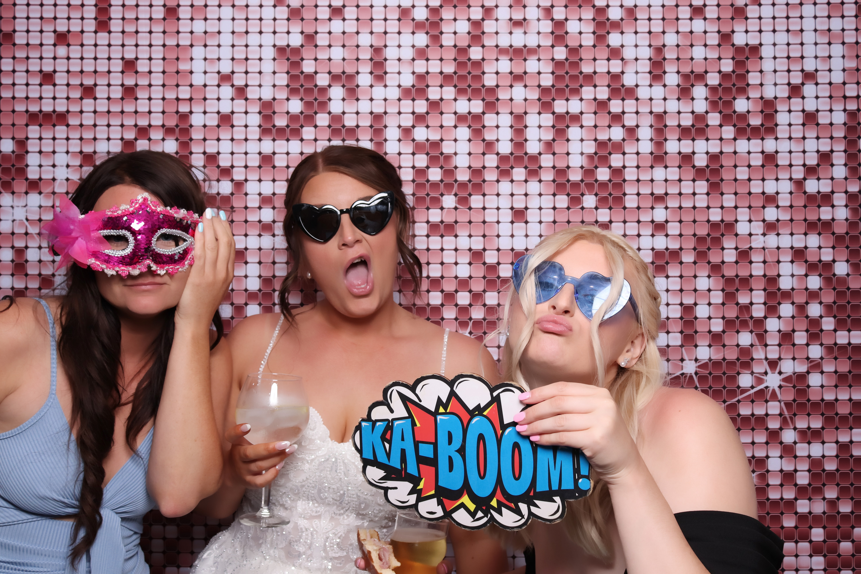 Lauren and James Wedding | View more photos from the event at gallery.pbooth.co.uk/u/ThePboothCompany/Lauren-and-James-Wedding