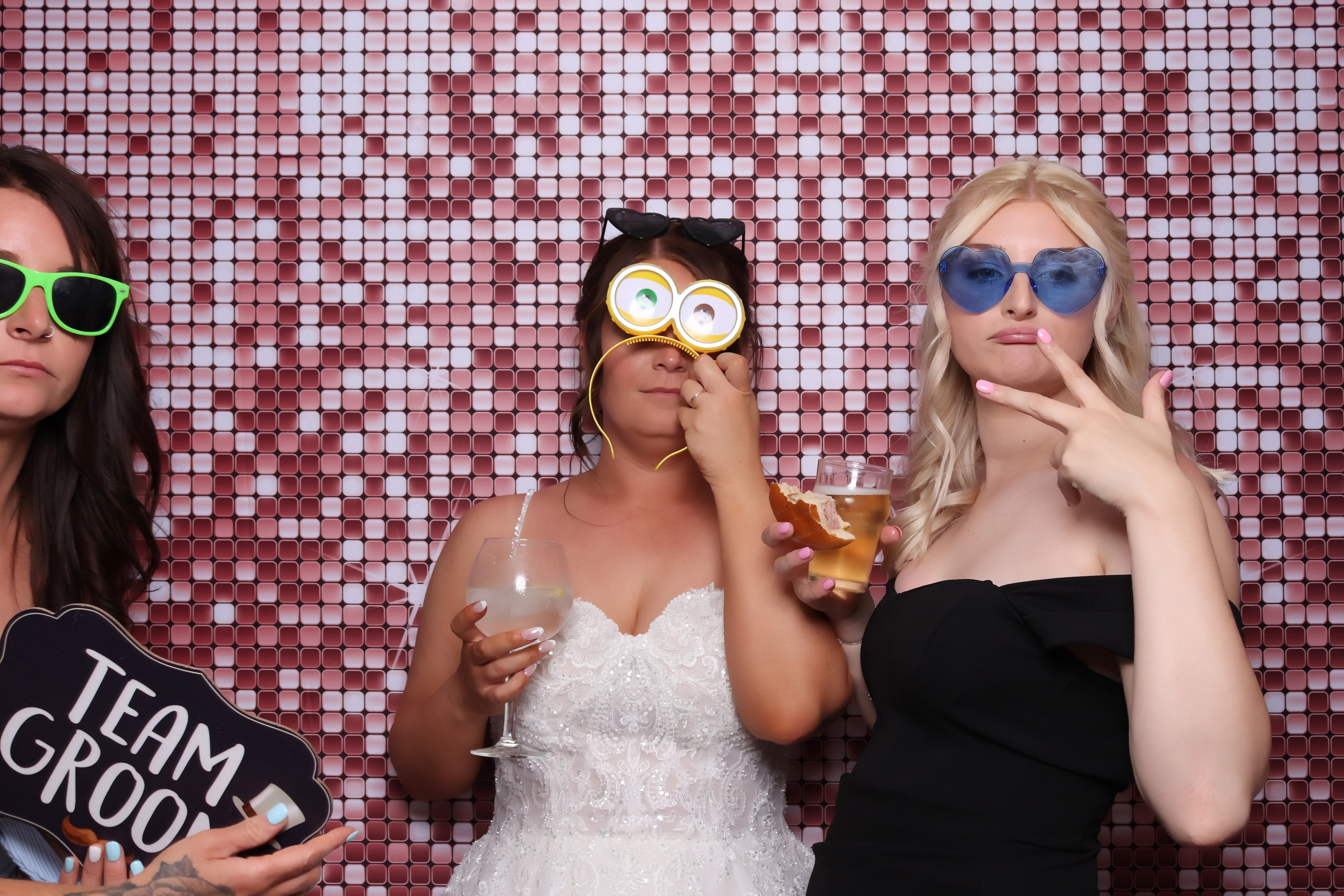 Lauren and James Wedding | View more photos from the event at gallery.pbooth.co.uk/u/ThePboothCompany/Lauren-and-James-Wedding