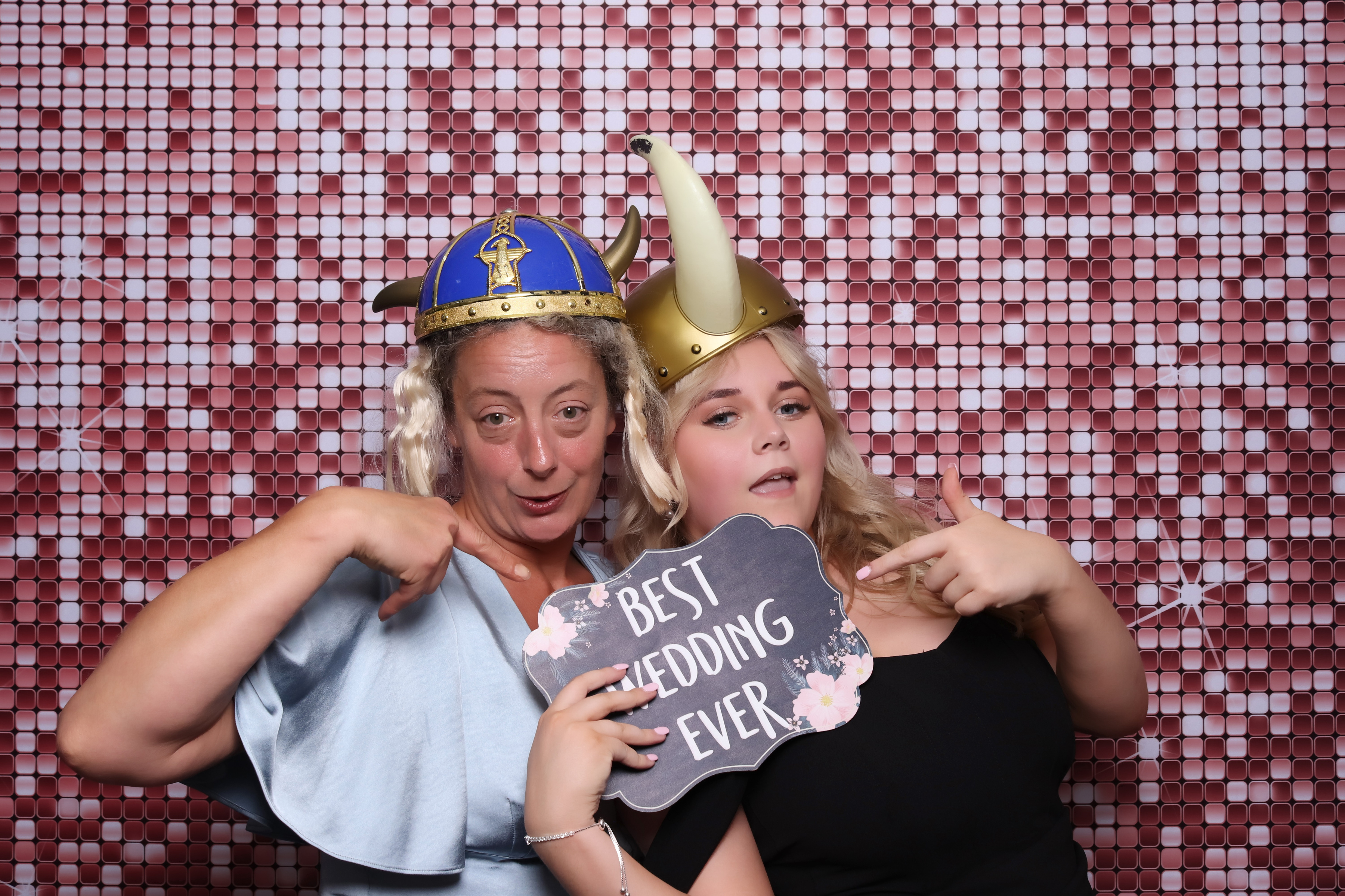 Lauren and James Wedding | View more photos from the event at gallery.pbooth.co.uk/u/ThePboothCompany/Lauren-and-James-Wedding