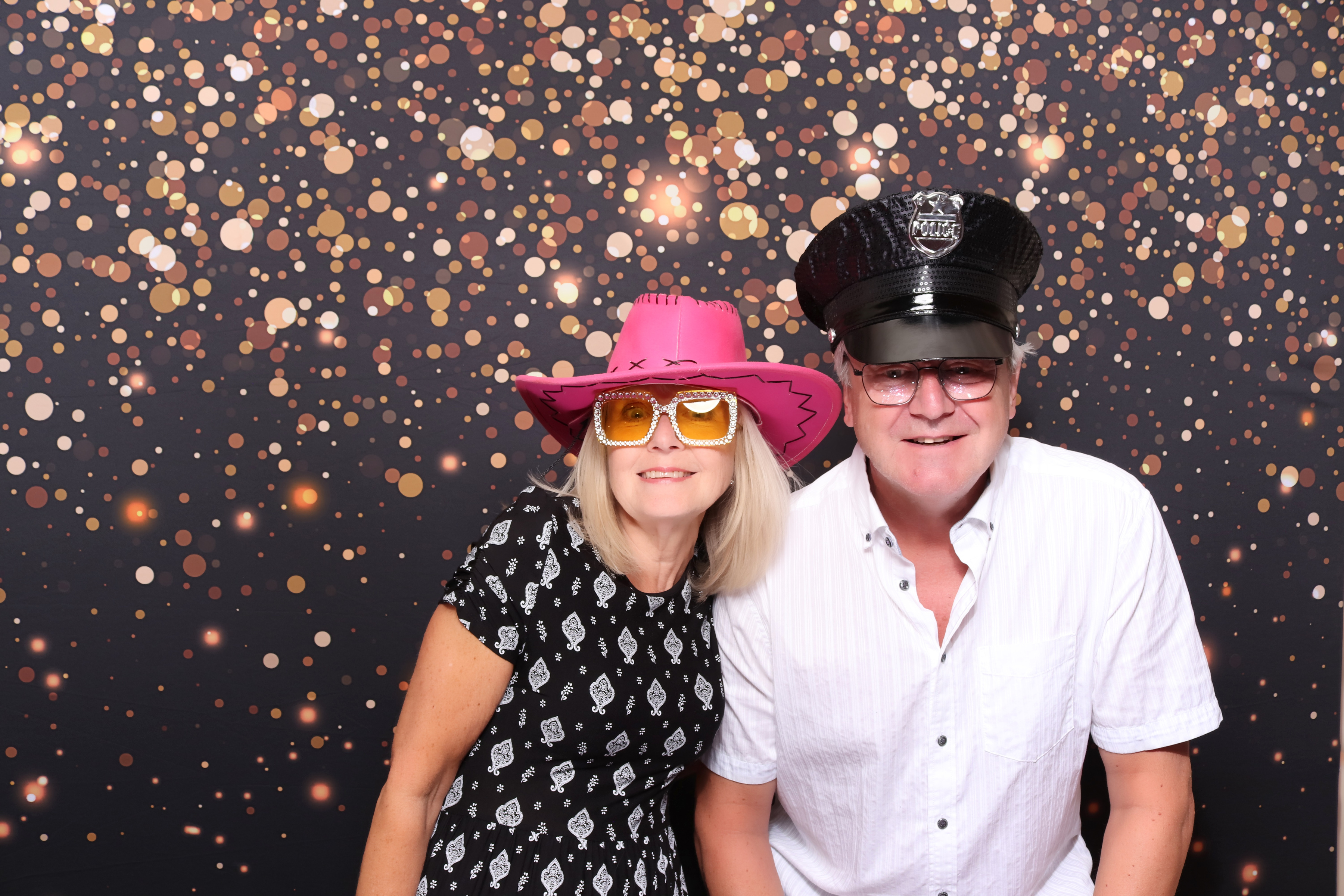 Lynda & Chris 40th Aniversary  | View more photos from the event at gallery.pbooth.co.uk/u/ThePboothCompany/Lynda-Chris-40th-Aniversary