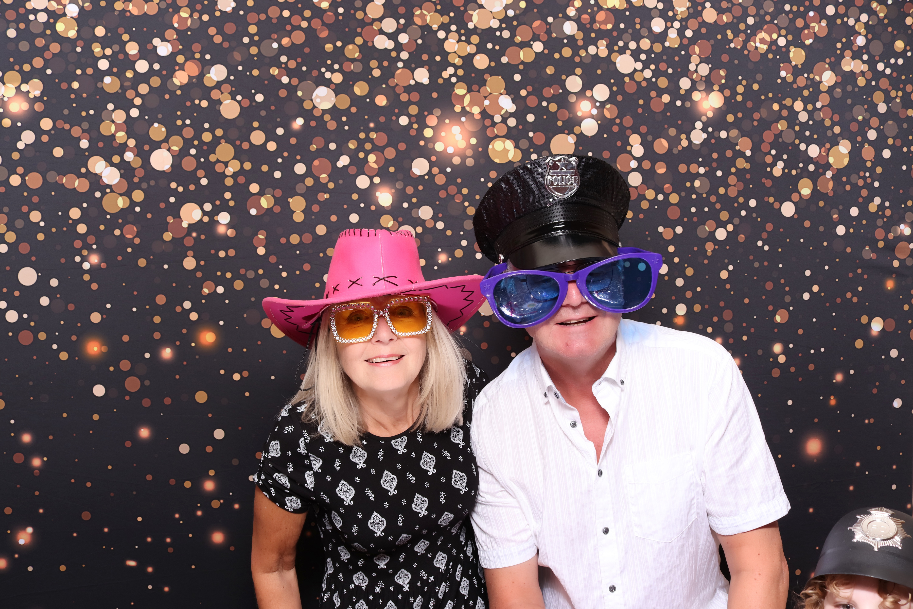 Lynda & Chris 40th Aniversary  | View more photos from the event at gallery.pbooth.co.uk/u/ThePboothCompany/Lynda-Chris-40th-Aniversary