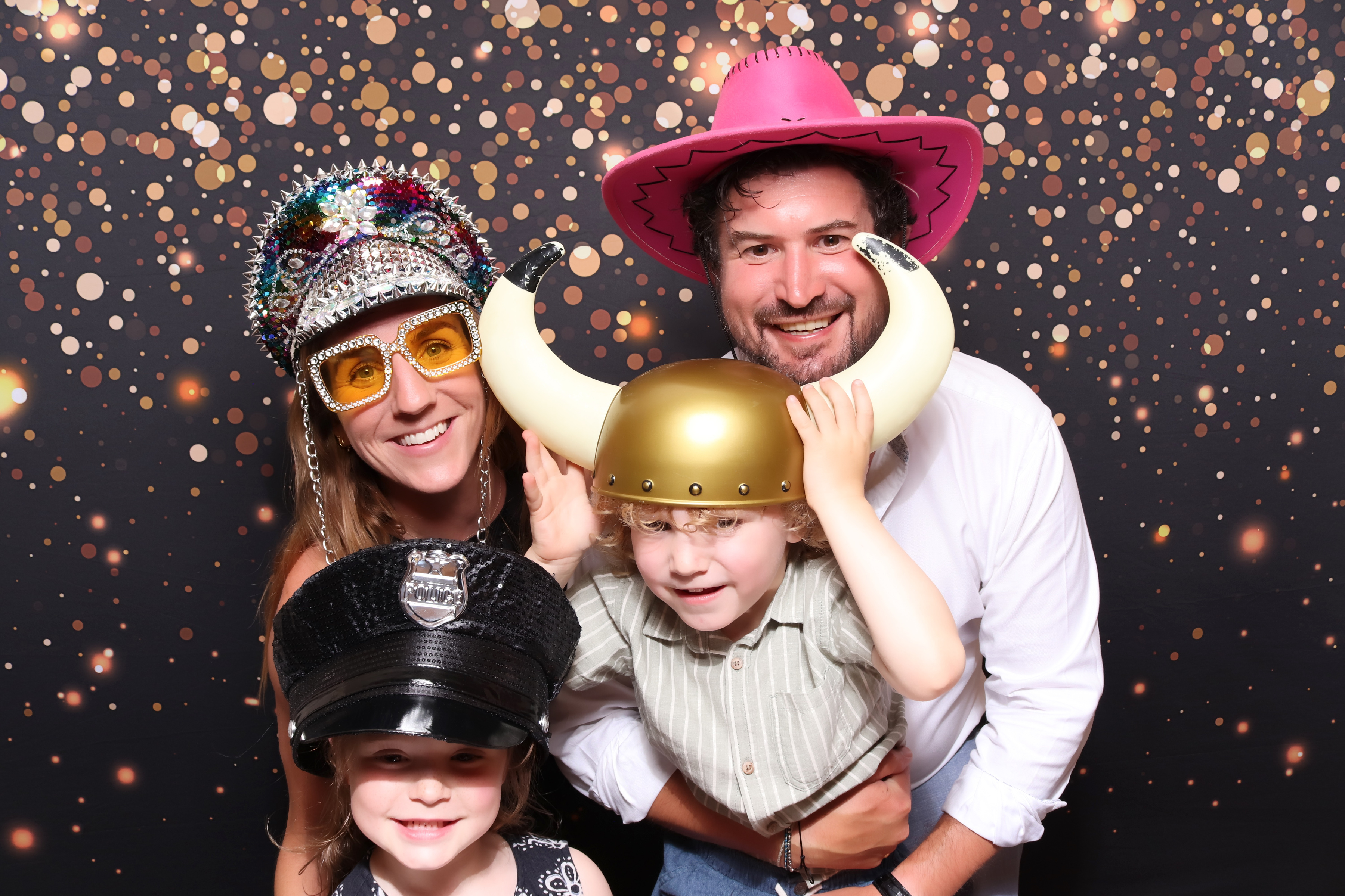 Lynda & Chris 40th Aniversary  | View more photos from the event at gallery.pbooth.co.uk/u/ThePboothCompany/Lynda-Chris-40th-Aniversary