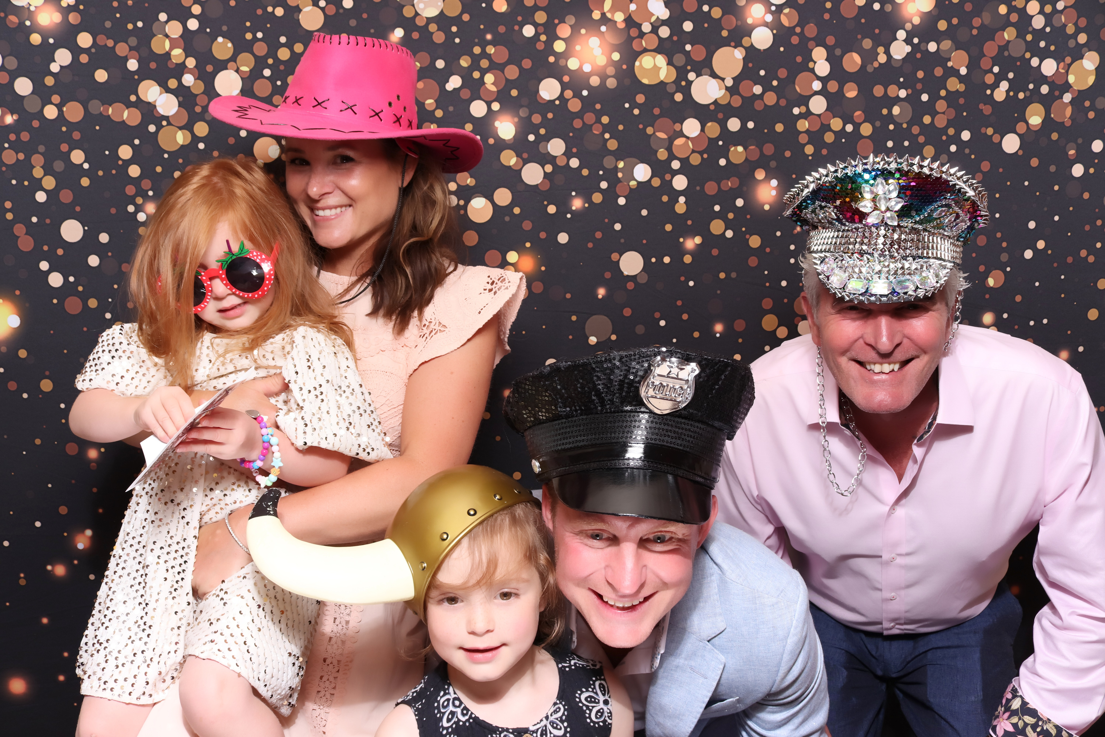 Lynda & Chris 40th Aniversary  | View more photos from the event at gallery.pbooth.co.uk/u/ThePboothCompany/Lynda-Chris-40th-Aniversary