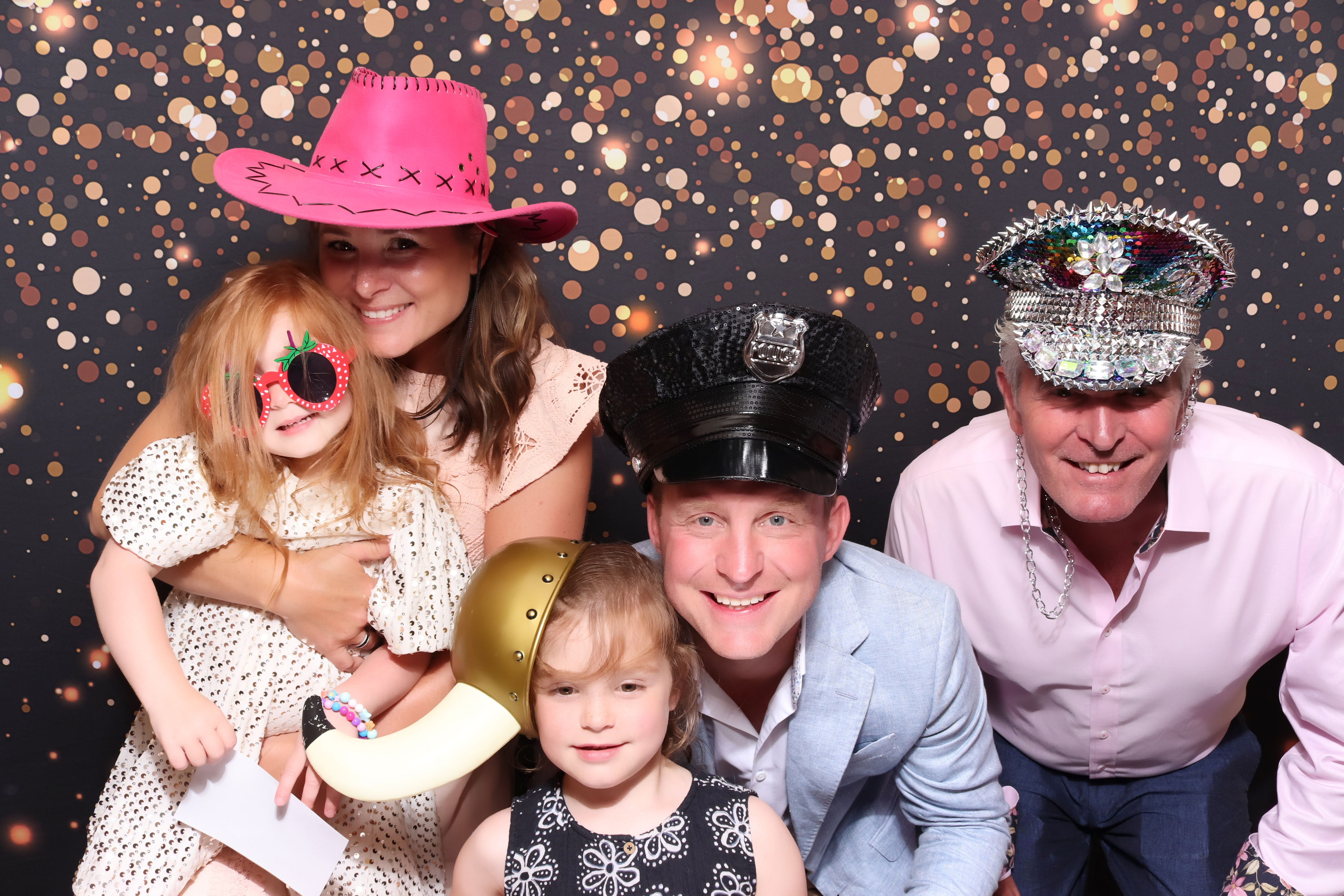 Lynda & Chris 40th Aniversary  | View more photos from the event at gallery.pbooth.co.uk/u/ThePboothCompany/Lynda-Chris-40th-Aniversary