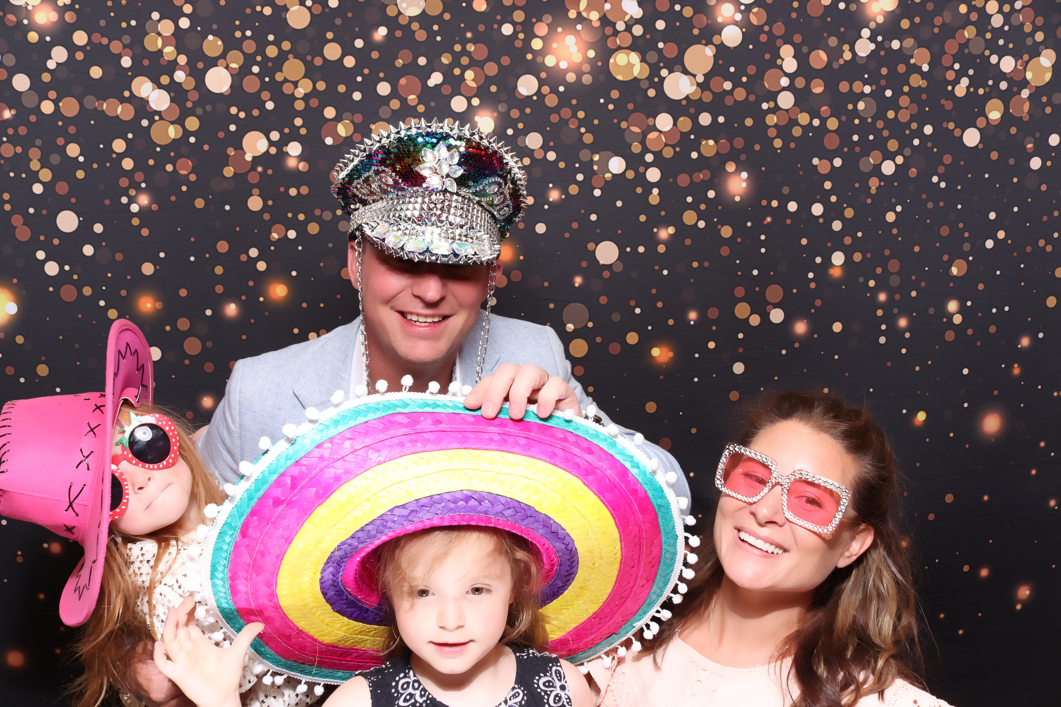 Lynda & Chris 40th Aniversary  | View more photos from the event at gallery.pbooth.co.uk/u/ThePboothCompany/Lynda-Chris-40th-Aniversary