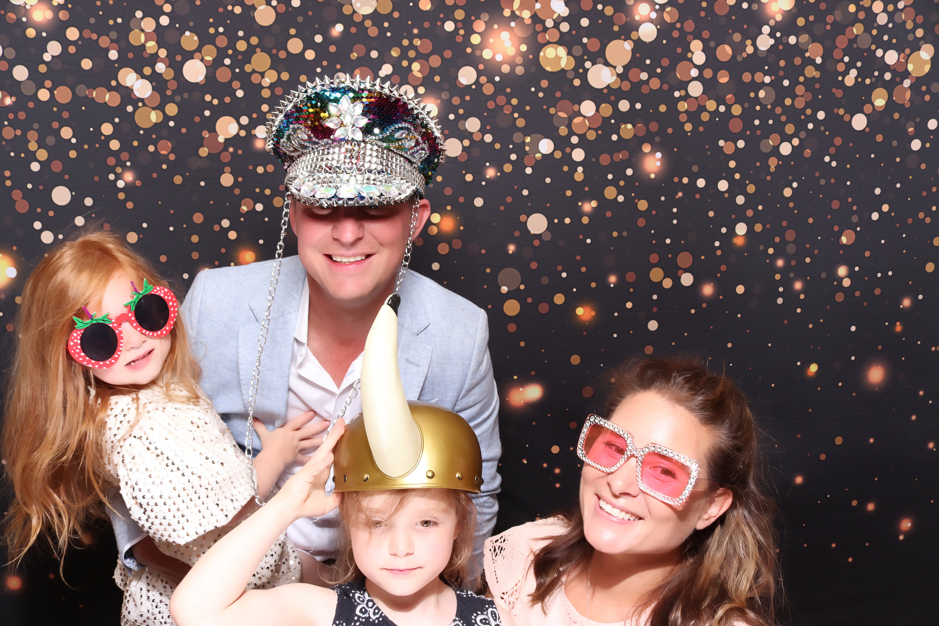 Lynda & Chris 40th Aniversary  | View more photos from the event at gallery.pbooth.co.uk/u/ThePboothCompany/Lynda-Chris-40th-Aniversary