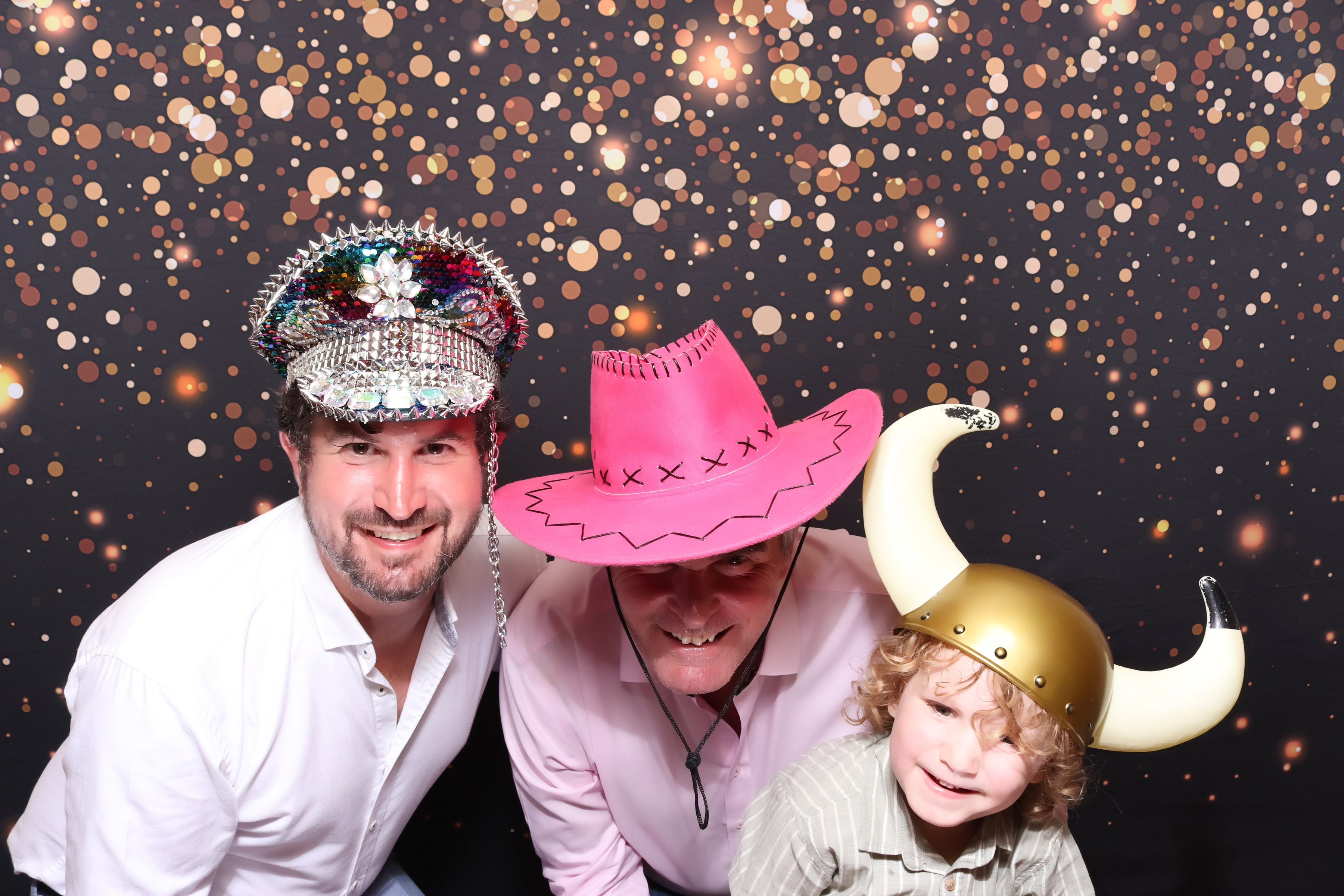 Lynda & Chris 40th Aniversary  | View more photos from the event at gallery.pbooth.co.uk/u/ThePboothCompany/Lynda-Chris-40th-Aniversary